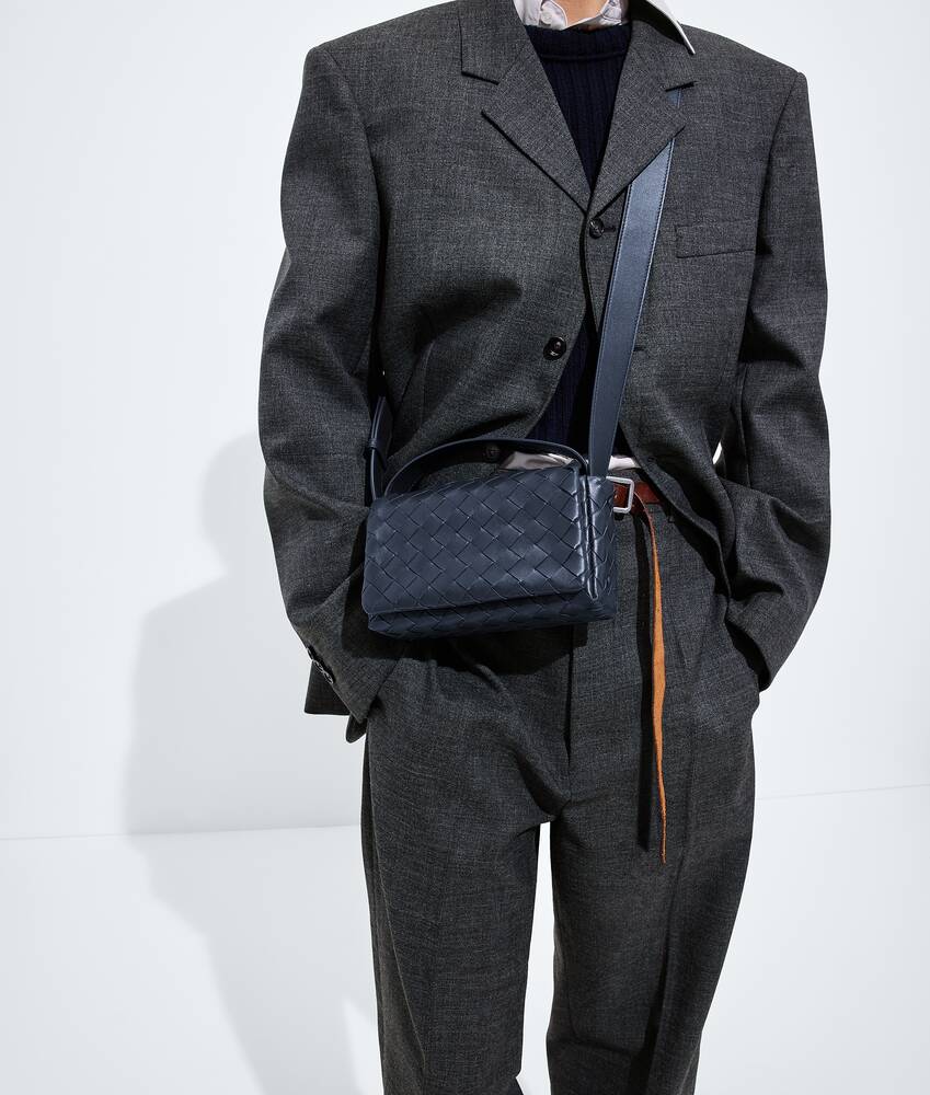 Mini borsa Intrecciato con patta da Uomo in Petroleum Bottega Veneta Italia IT - Image 2