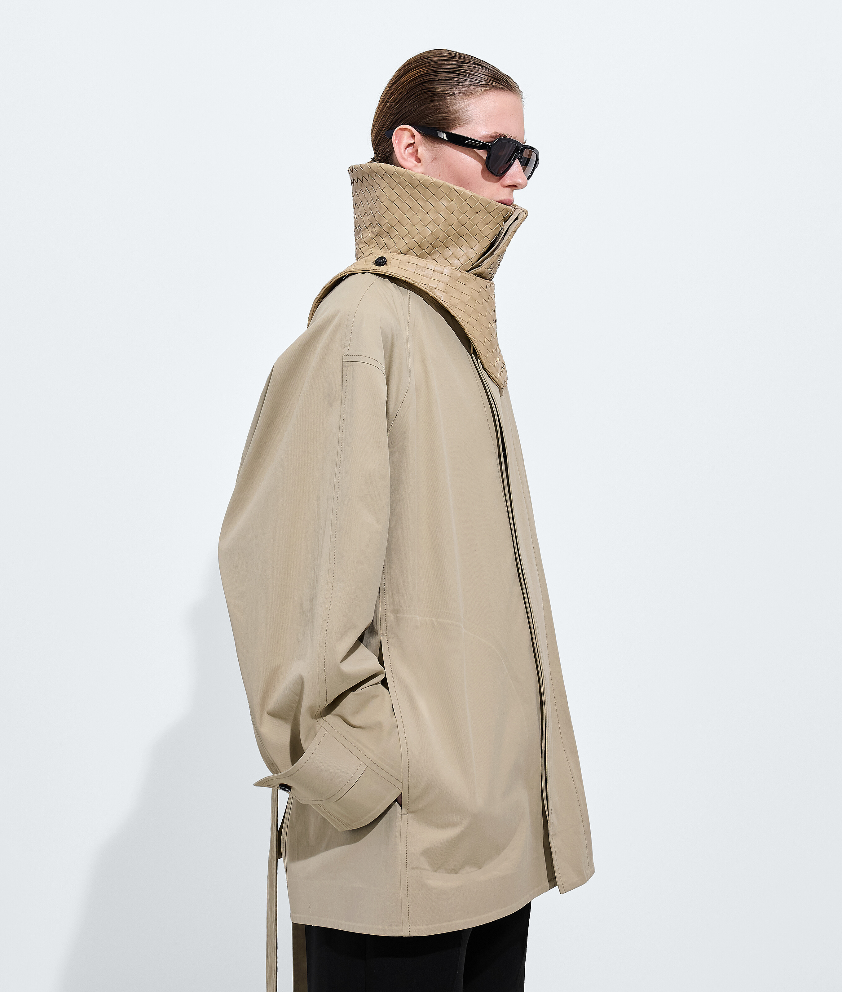 Women's Cotton Trench Coat in Sahara Bottega Veneta Luxembourg EN - Image 2