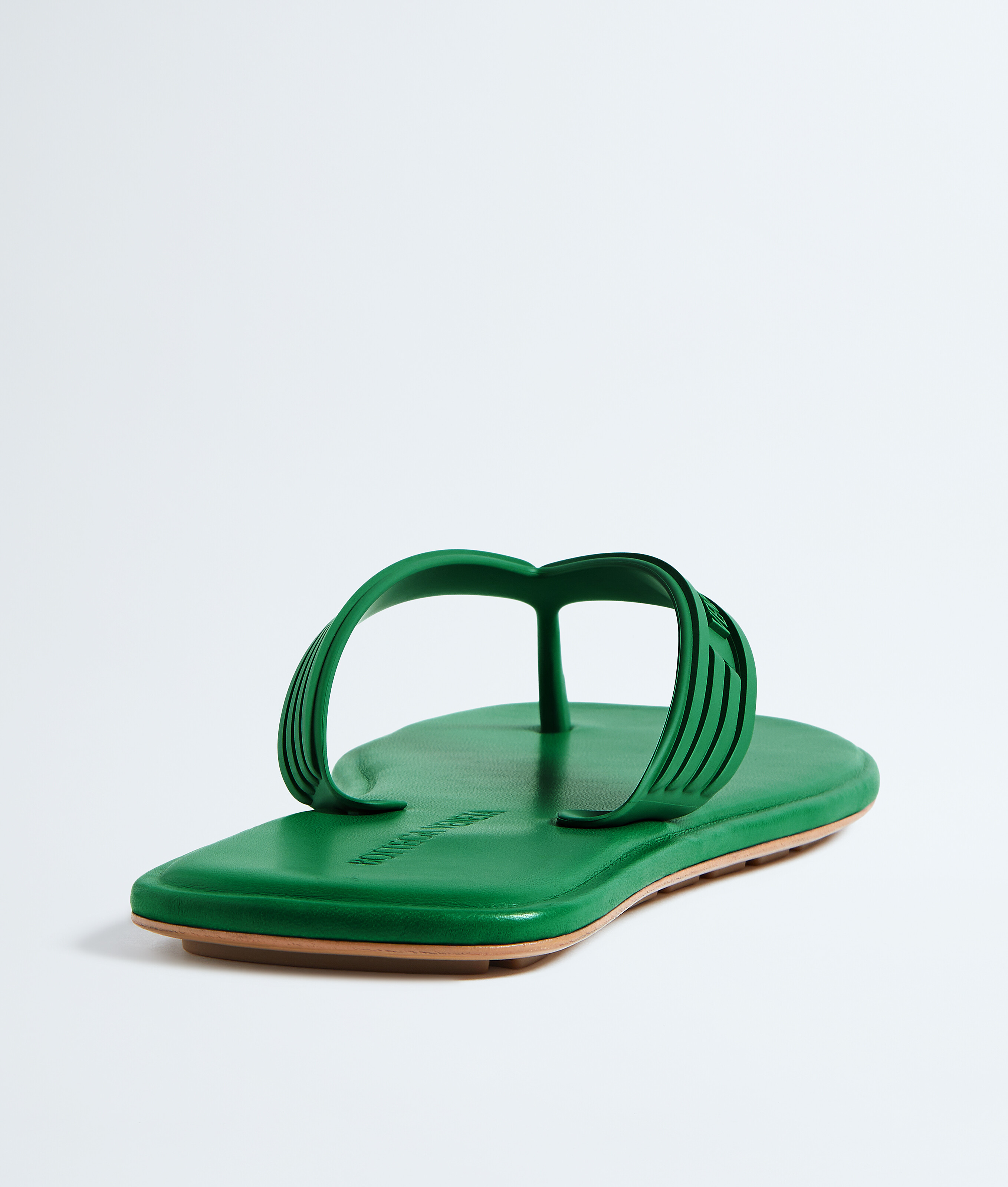 Women's Sampieri Flat Thong in Grass green Bottega Veneta Luxembourg EN - Image 5