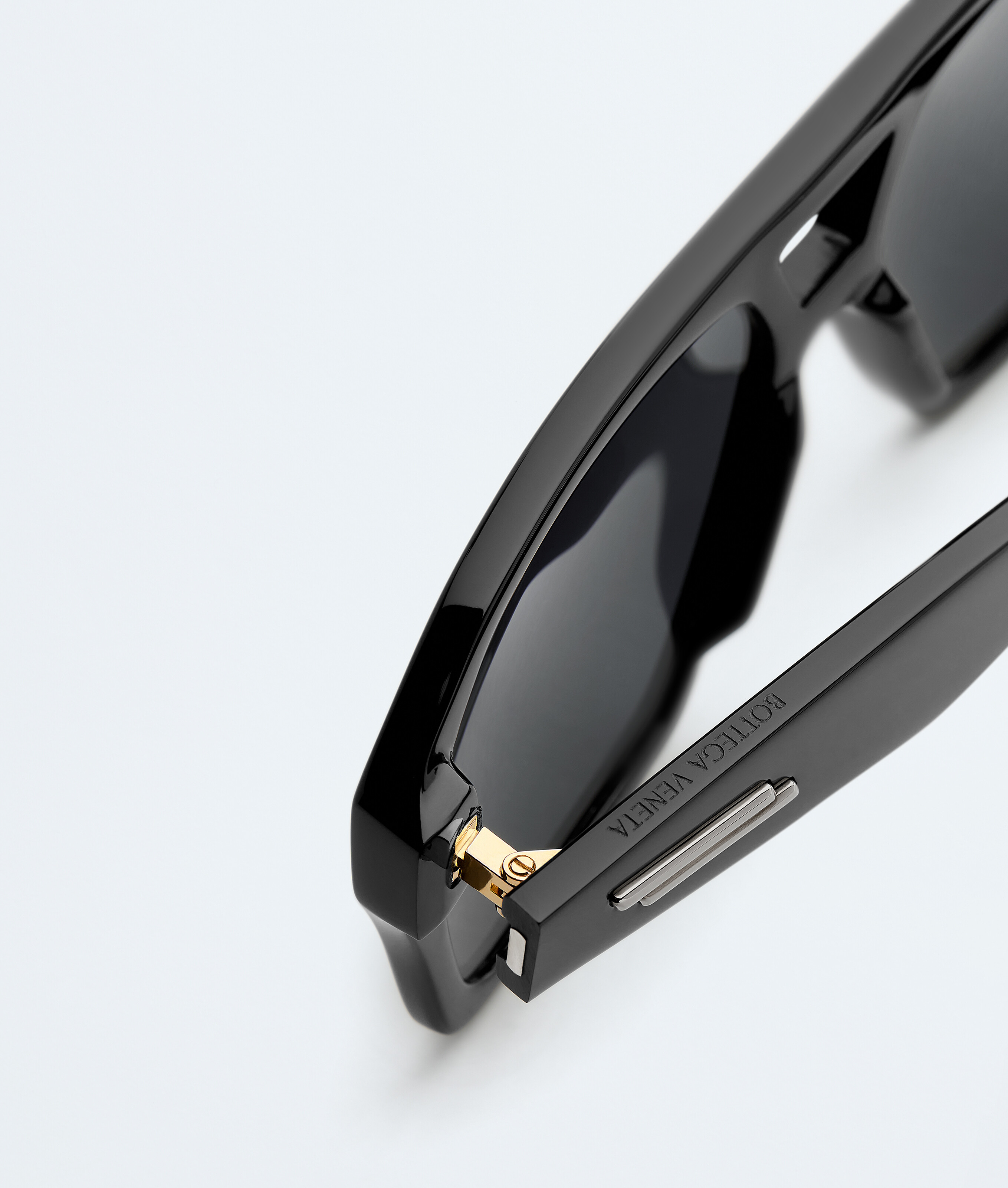 Classic Aviator Sunglasses in Black/gray Bottega Veneta Luxembourg EN - Image 4