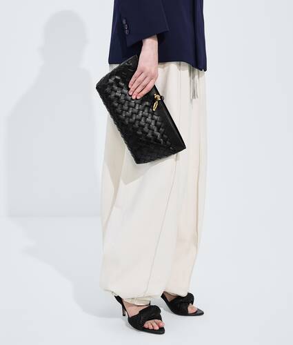 Women's Andiamo Boat Pouch in Black Bottega Veneta South Korea EN - Image 2
