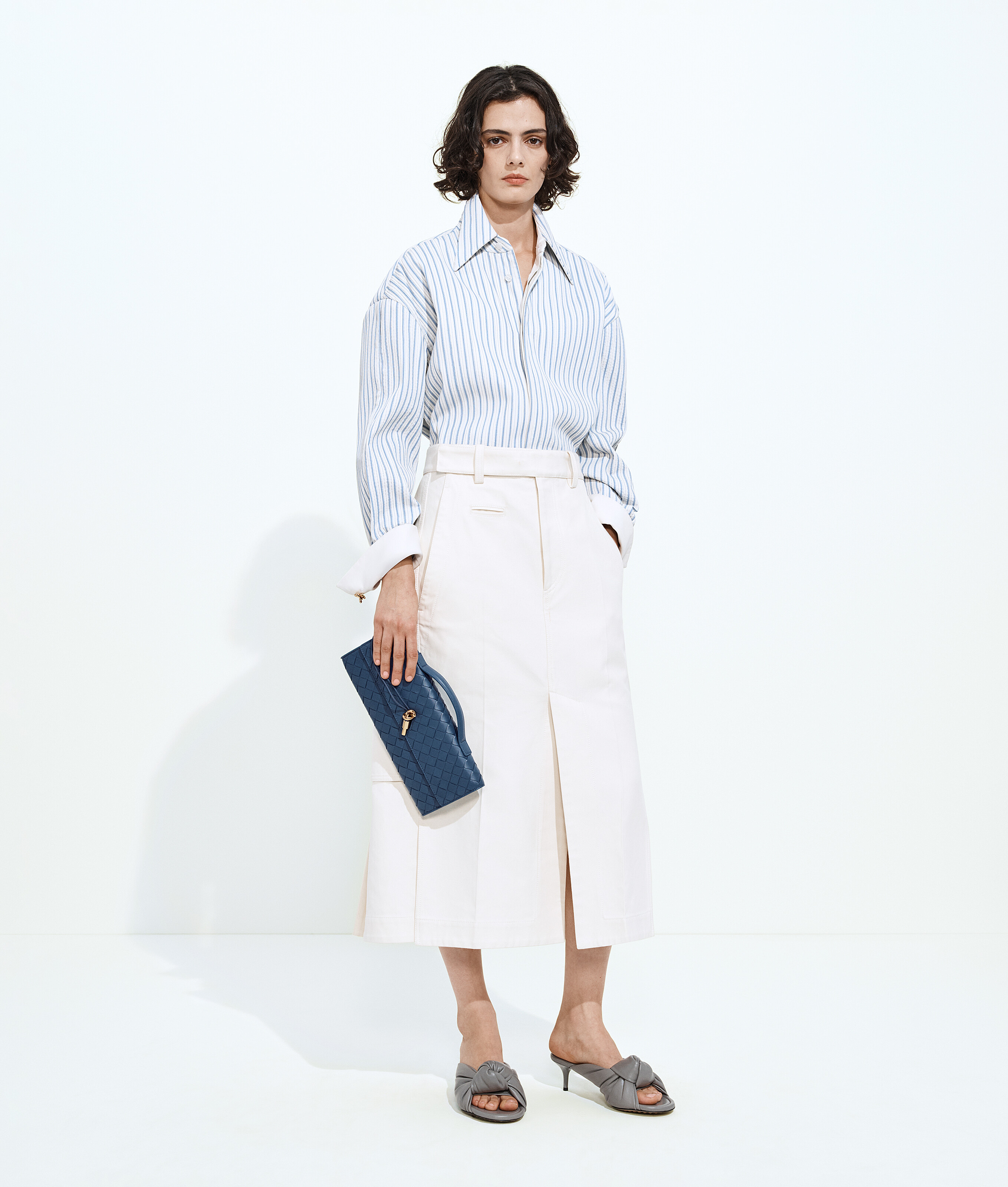 Women's Andiamo Clutch in Blue venezia Bottega Veneta Luxembourg EN - Image 6