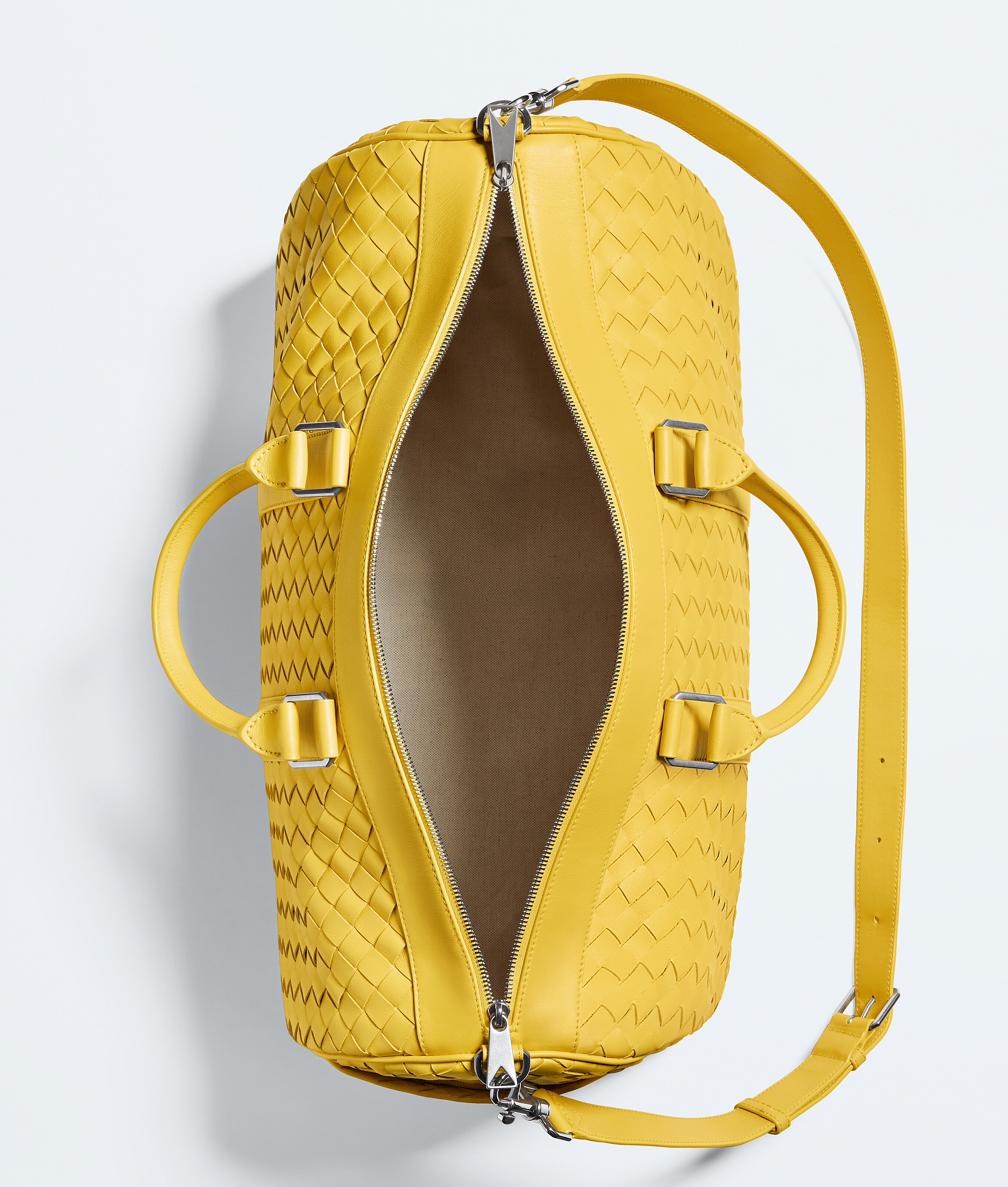 Men's Intrecciato Duffle in Taxi Bottega Veneta United States EN - Image 3