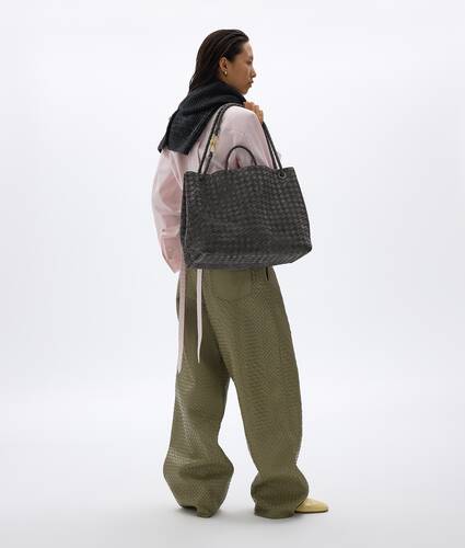 Women's Large Andiamo in Obsidian gray Bottega Veneta Zimbabwe EN - Image 6