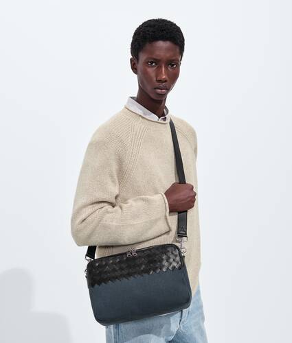 Intrecciato Camera Bag para Hombre en Midnight/black Bottega Veneta M&eacute;xico ES - Image 2