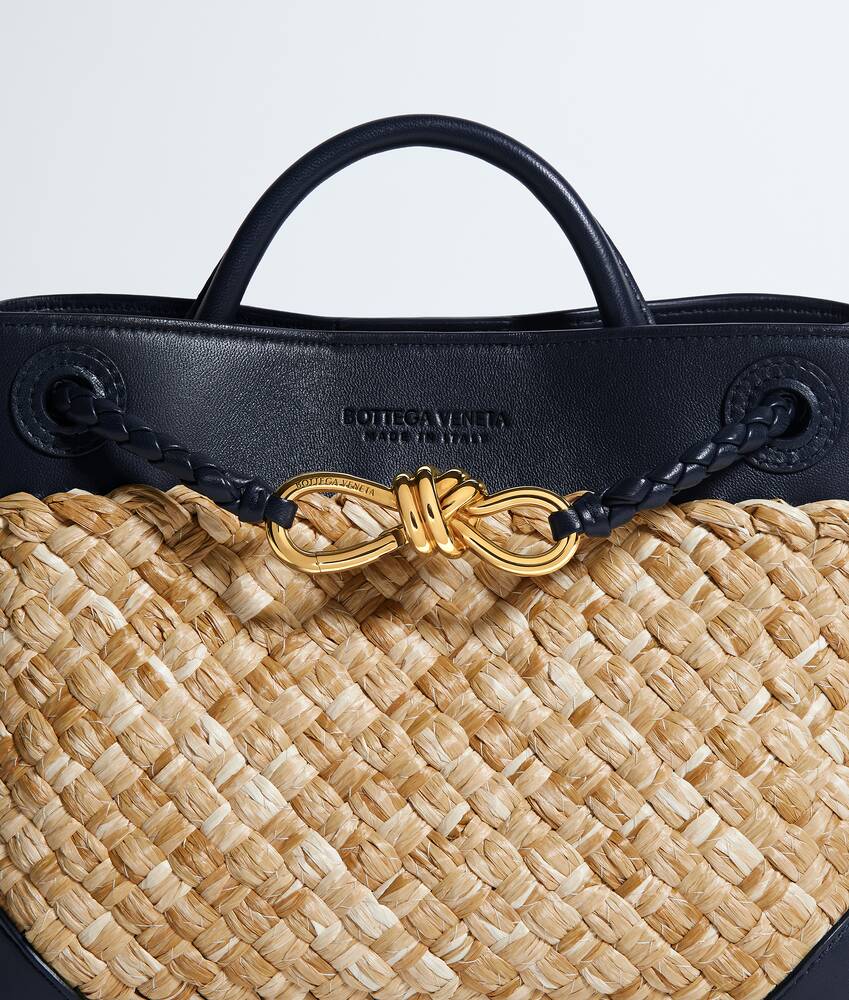 Women's Small Andiamo in Natural/midnight Bottega Veneta Germany EN - Image 8