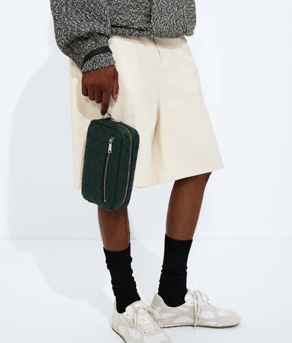 Kleine Intrecciato Pouch mit Handgelenkschlaufe