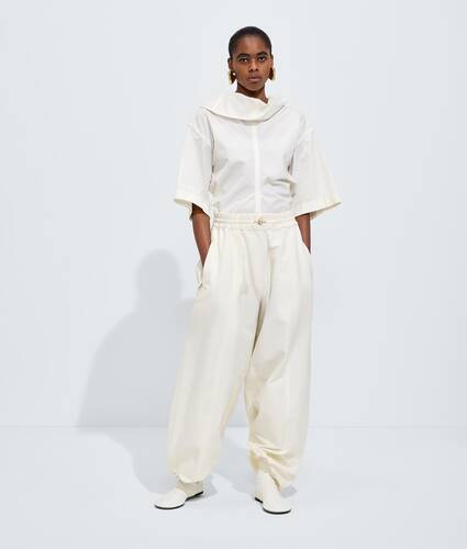 Women's Compact Cotton Toile Pants in Parchment Bottega Veneta Portugal EN - Image 1