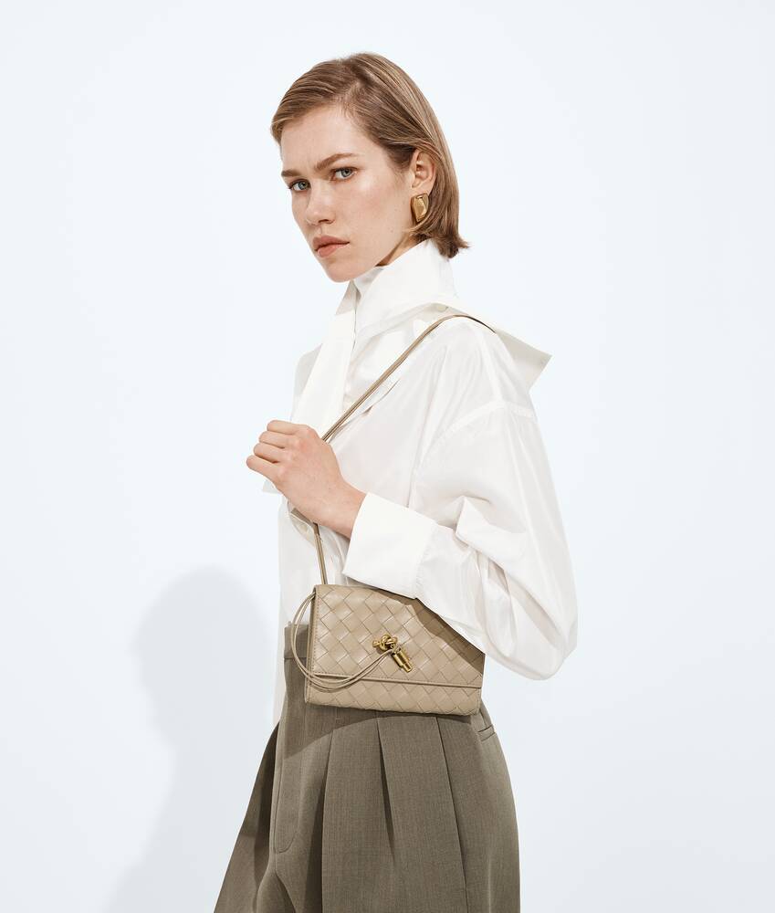 Afficher une grande image du produit 2 - Pochette &agrave; bandouli&egrave;re Andiamo