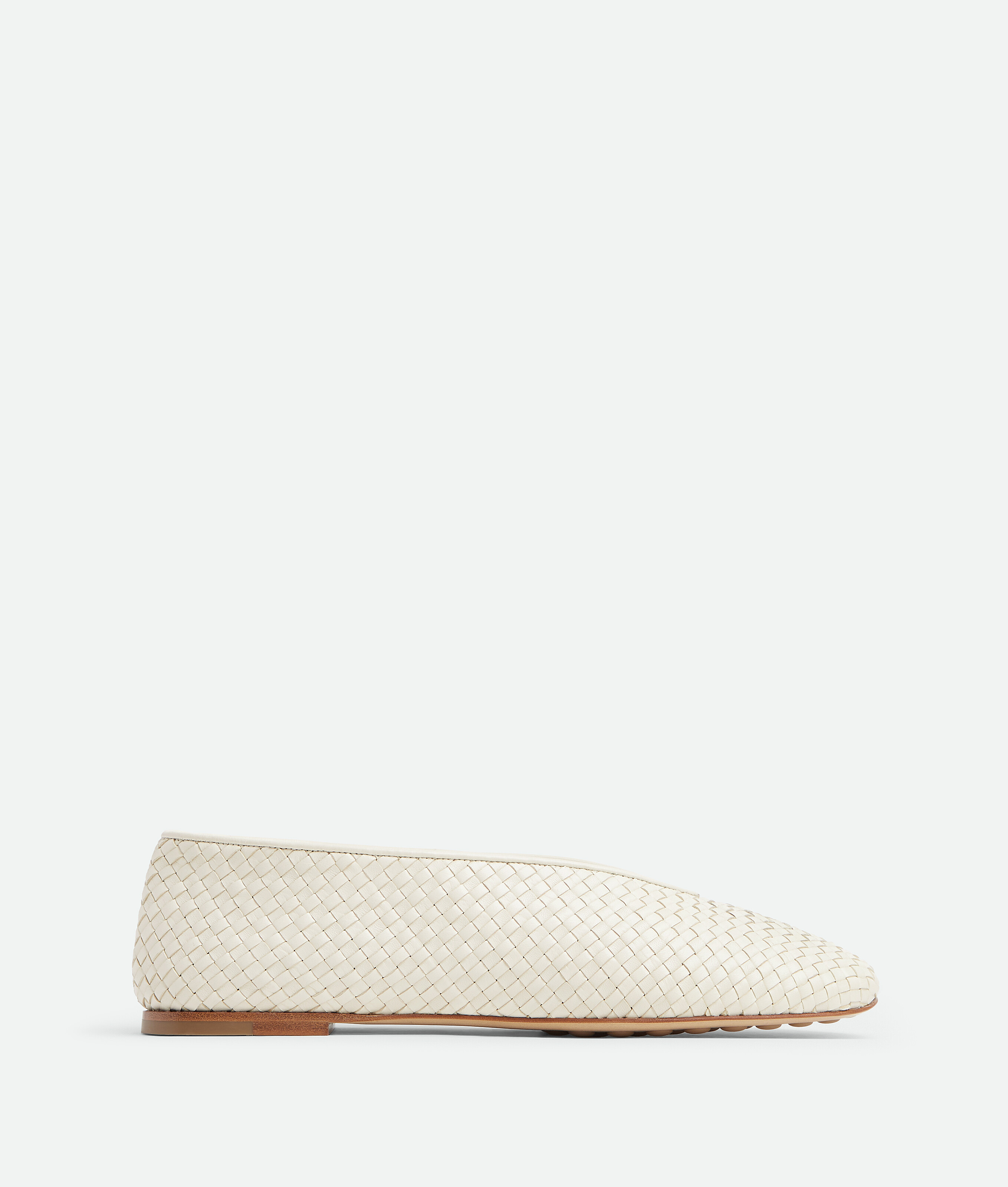 Bottega Veneta Intrecciato Leather Ballet Flats In Neutral