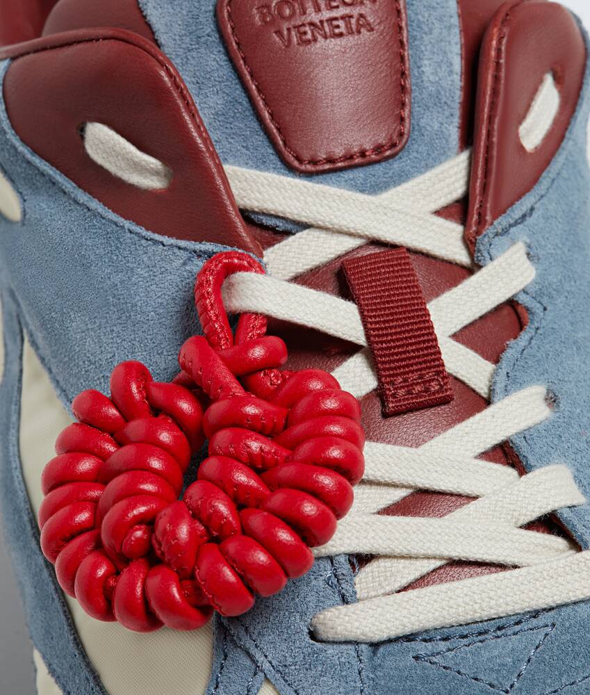 Seashell Knot Shoe Charm in Cardinal Bottega Veneta Ireland EN - Image 3