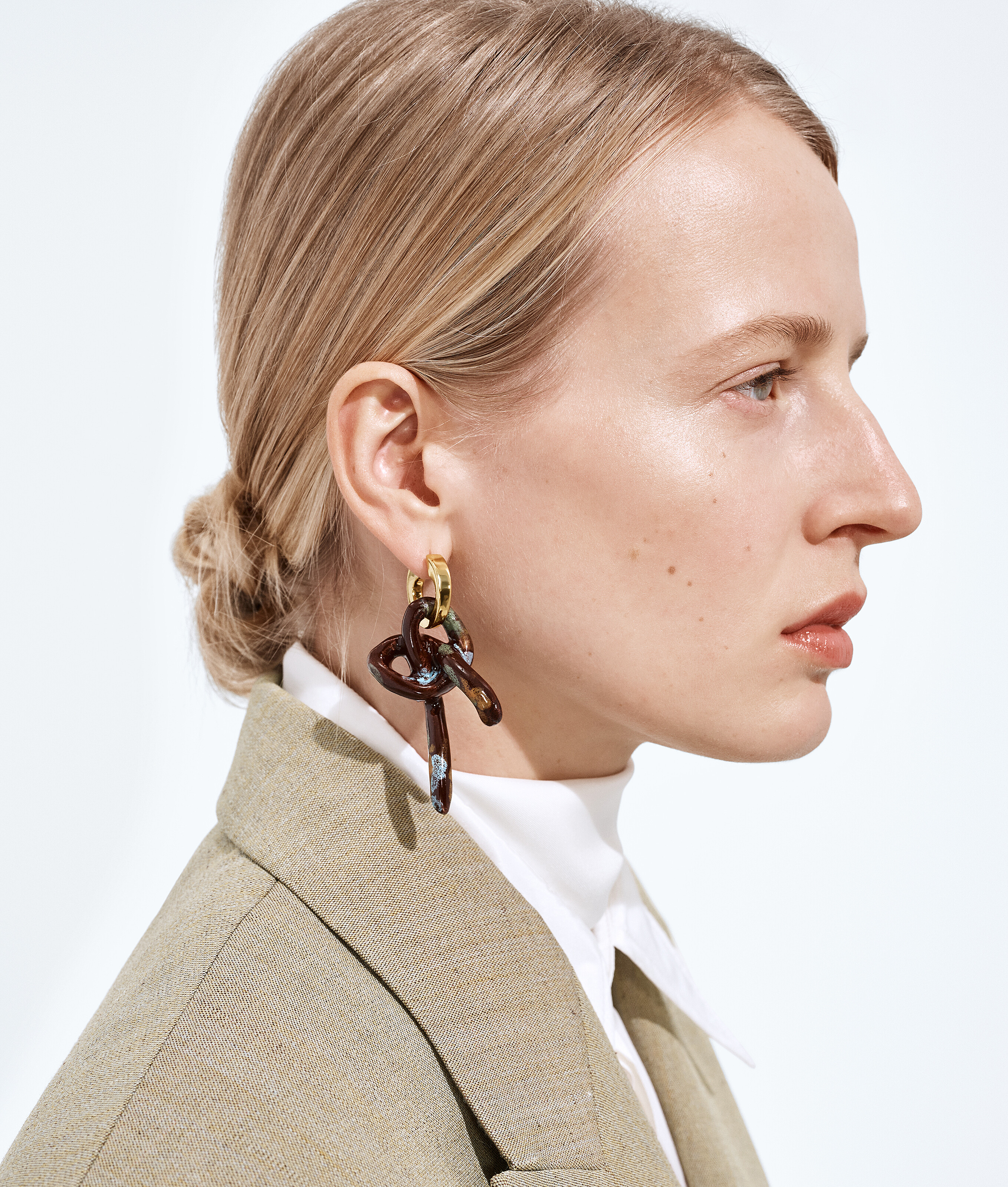 Women's Knot Single Earring in Bitter chocolate Bottega Veneta Poland EN - Image 2