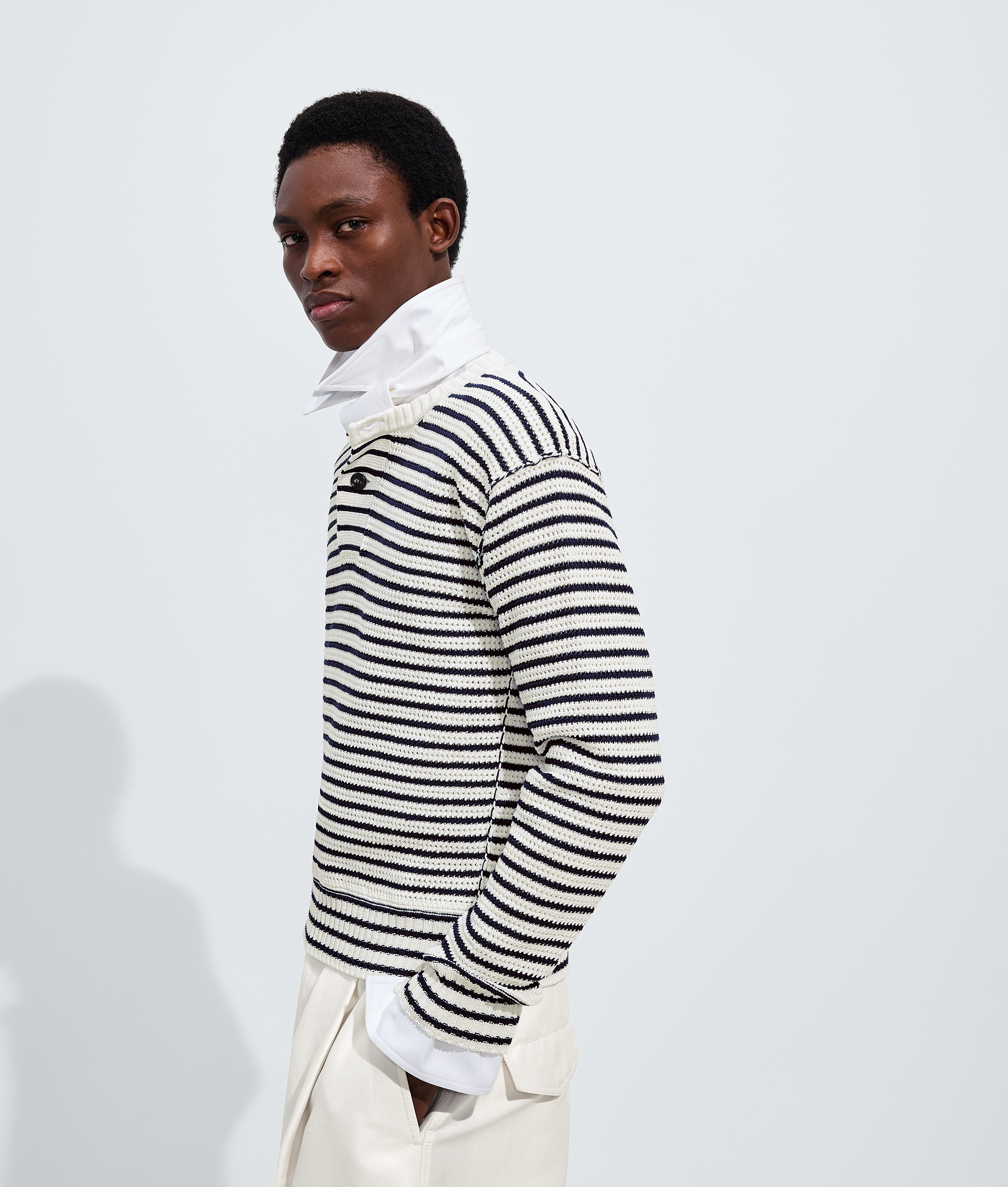 Men's Cotton Crochet Sweater in Chalk/midnight blue Bottega Veneta Malta EN - Image 2