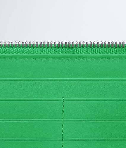 Men's Intrecciato Zip Around Wallet in Black grass Bottega Veneta Qatar EN - Image 3