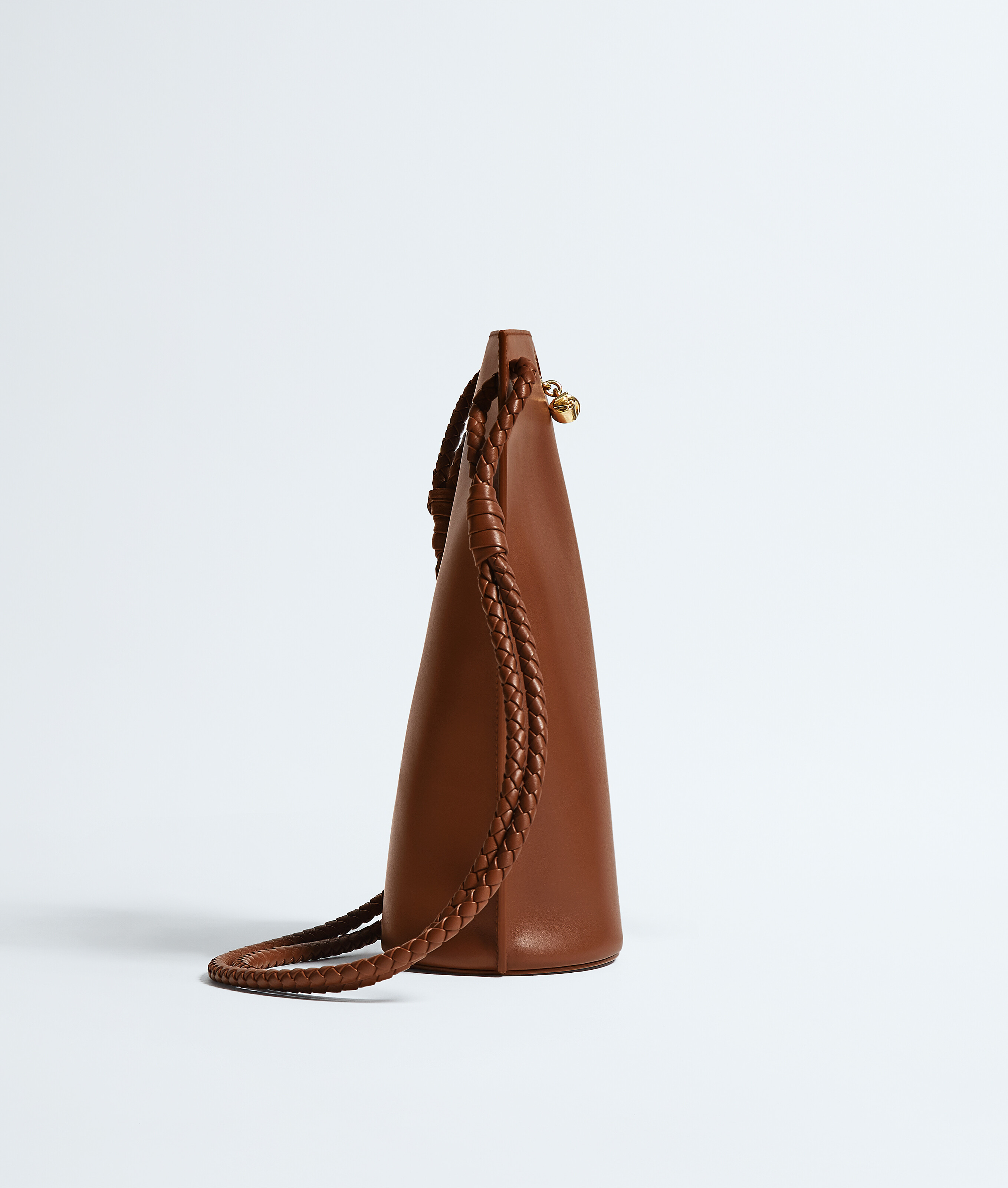 Women's Medium Bacio Bucket in Tannin Bottega Veneta Luxembourg EN - Image 4