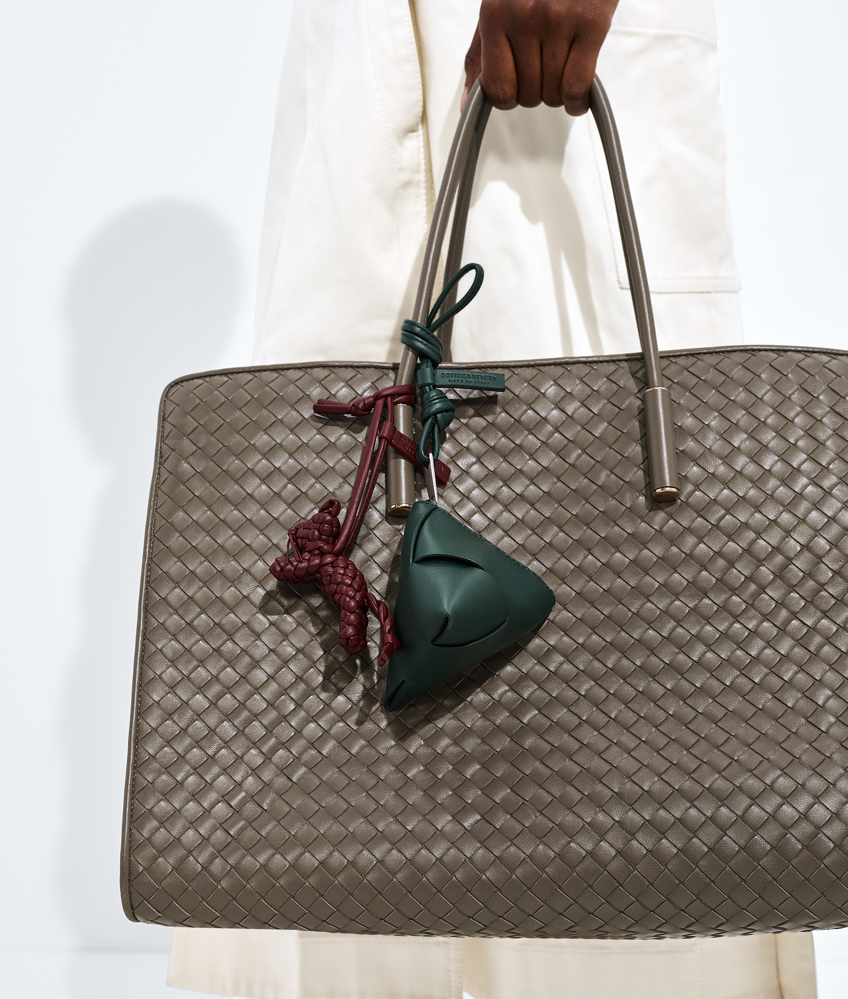 Adereço de porta-moedas Angolo em Alpi green Bottega Veneta Brasil PT - Image 2