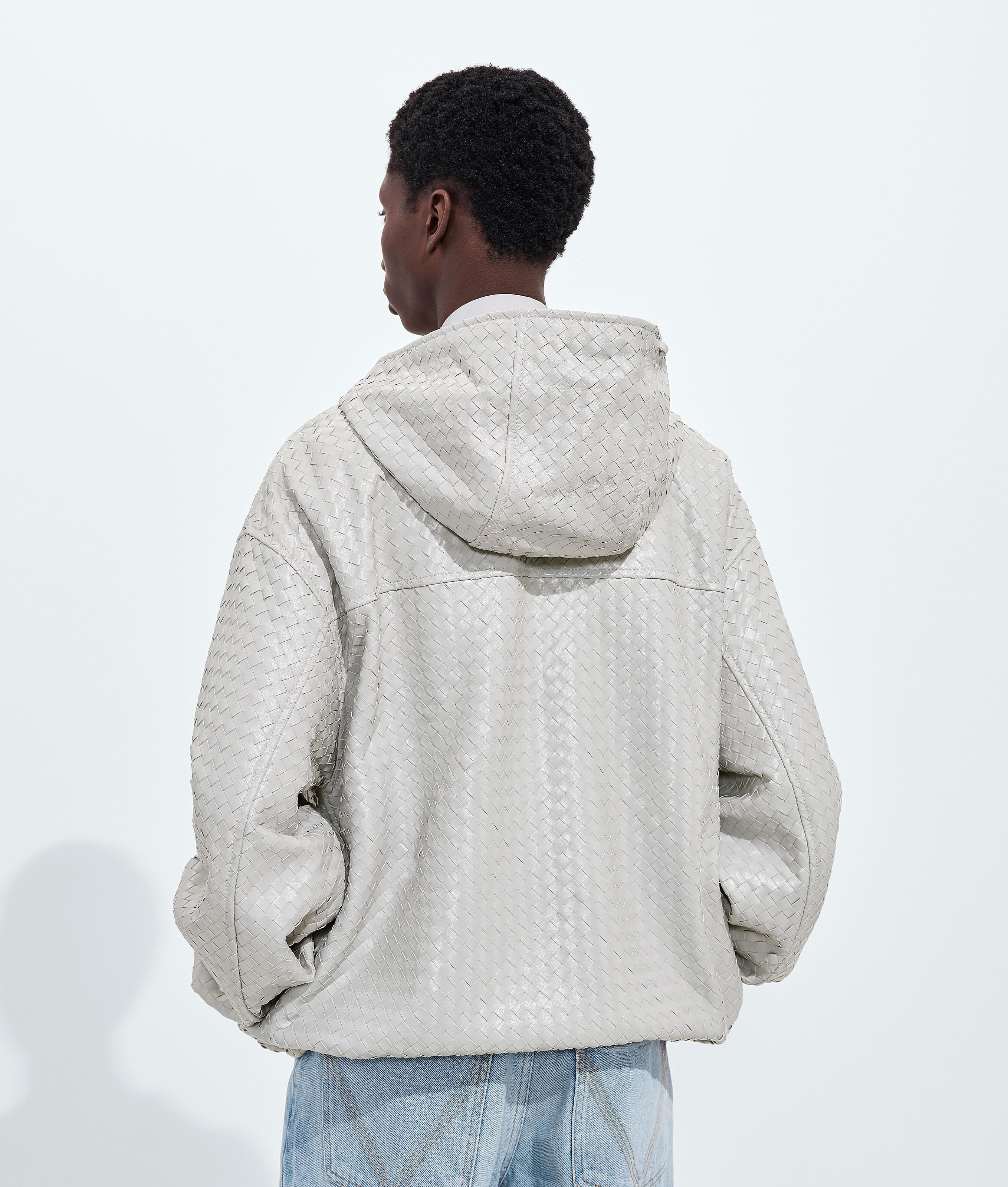 Ele's Jaqueta em Couro Intrecciato Piccolo em Pearl grey Bottega Veneta Brasil PT - Image 3