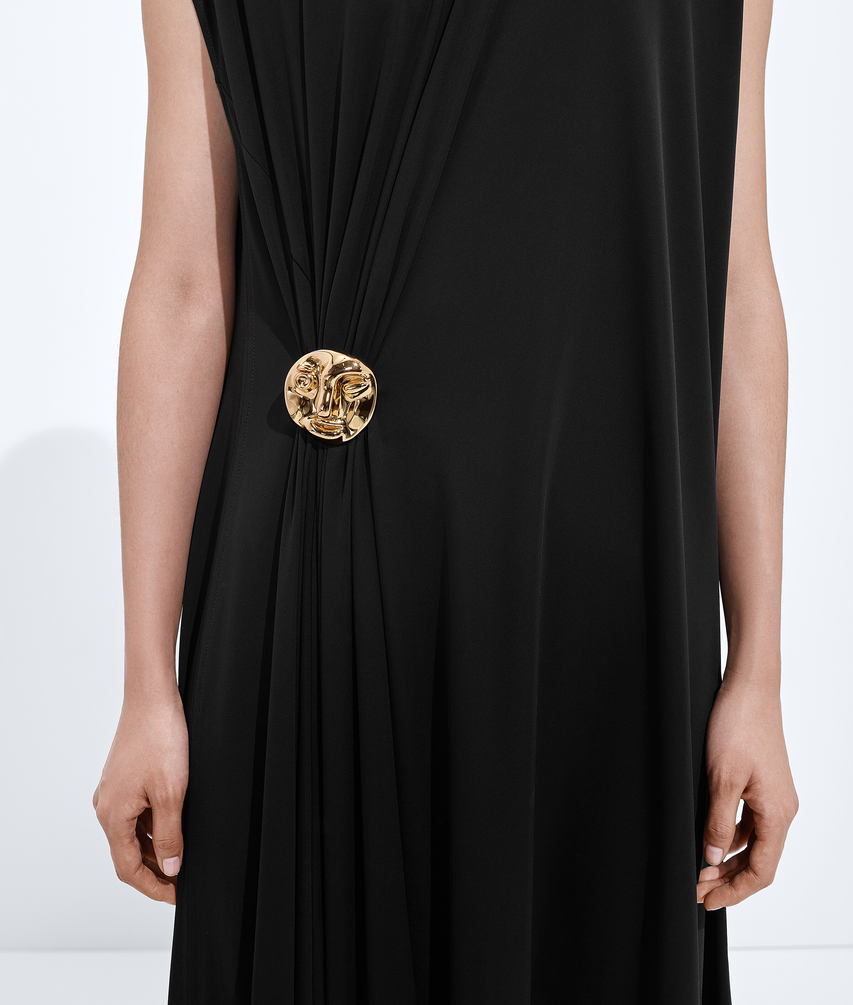 Bottega Veneta Womens Black Sleeveless Brooch Crepe-jersey Midi Dress
