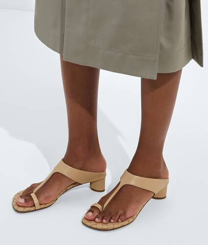 Women's Livia Thong in Shore Bottega Veneta United States EN - Image 2
