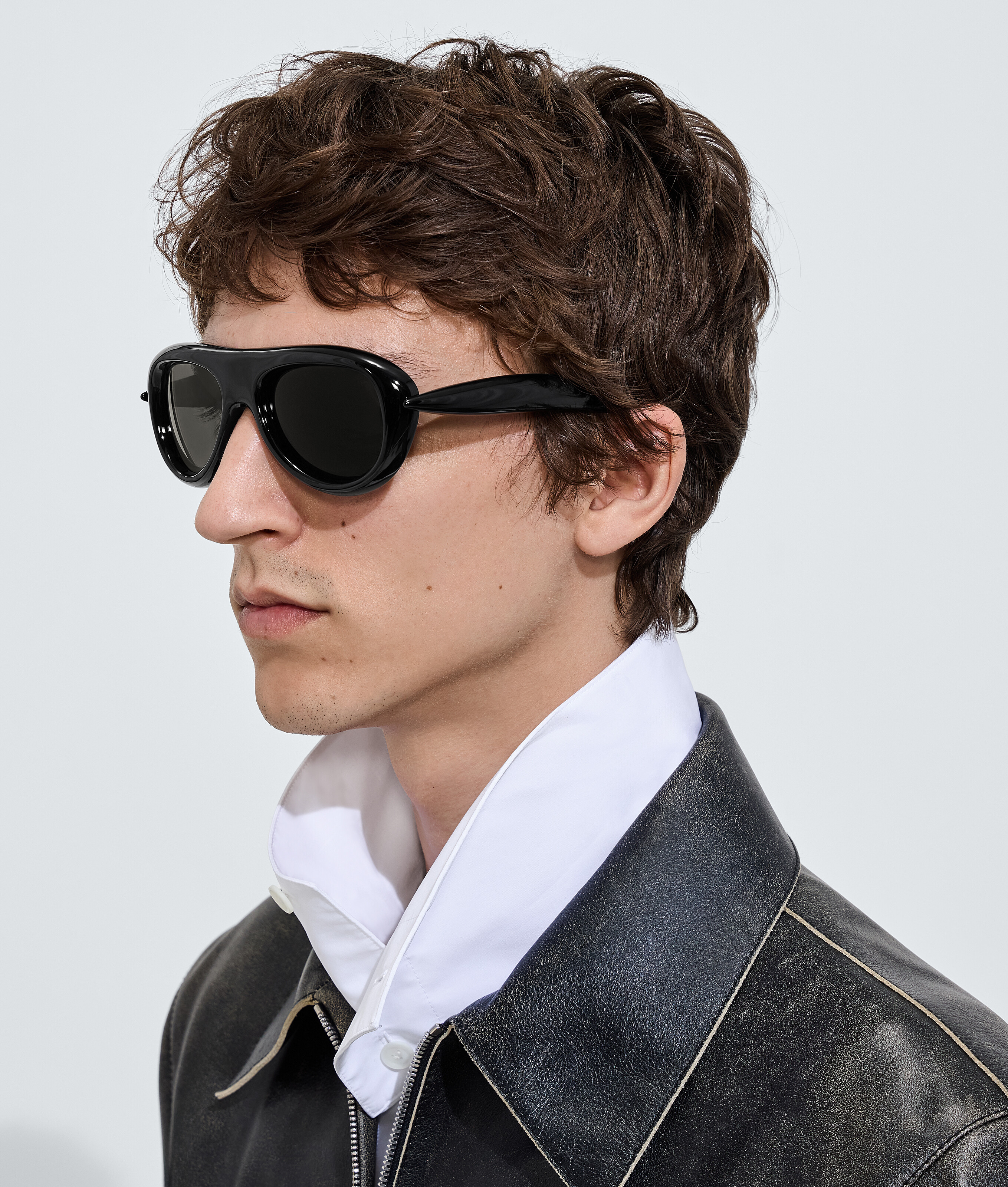 Sardine Aviator Sunglasses in Black/gray Bottega Veneta Luxembourg EN - Image 2