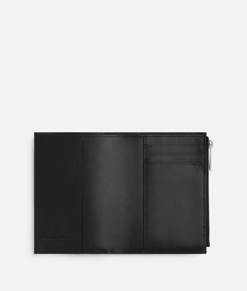 Display a large version of the product image 2 - Intrecciato Piccolo Passport Case With Zip
