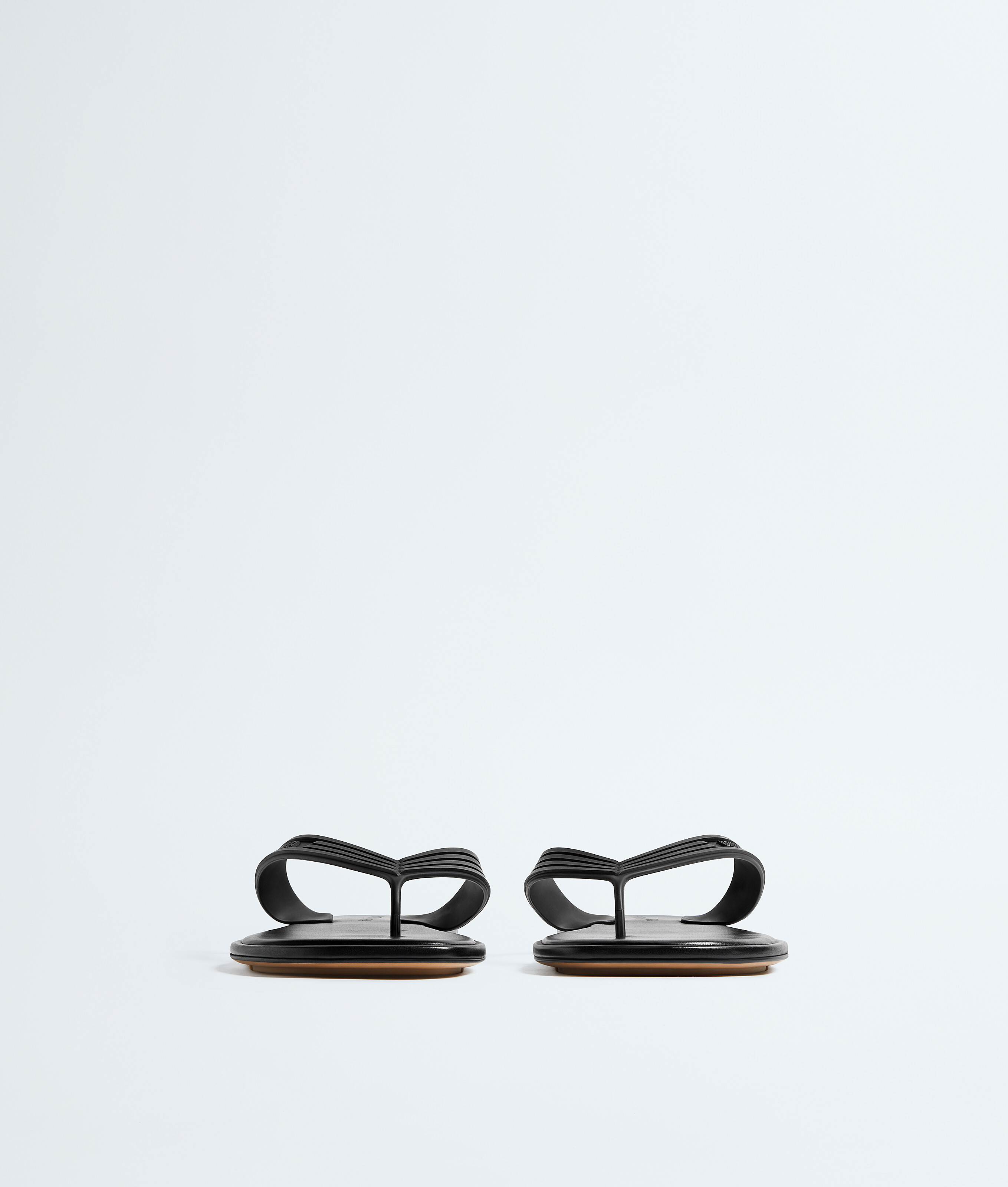 Men's Sampieri Thong  in Black Bottega Veneta Luxembourg EN - Image 3