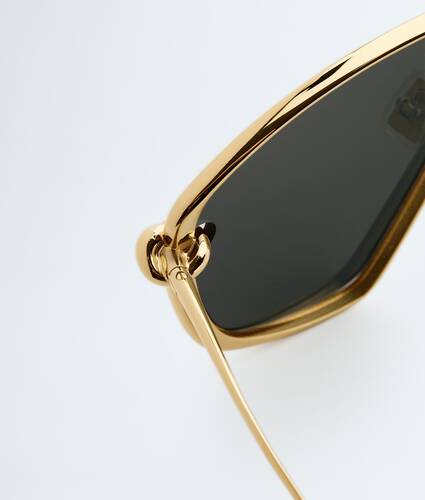 Knot Shield Sunglasses in Gold/smoke Bottega Veneta United Kingdom EN - Image 4