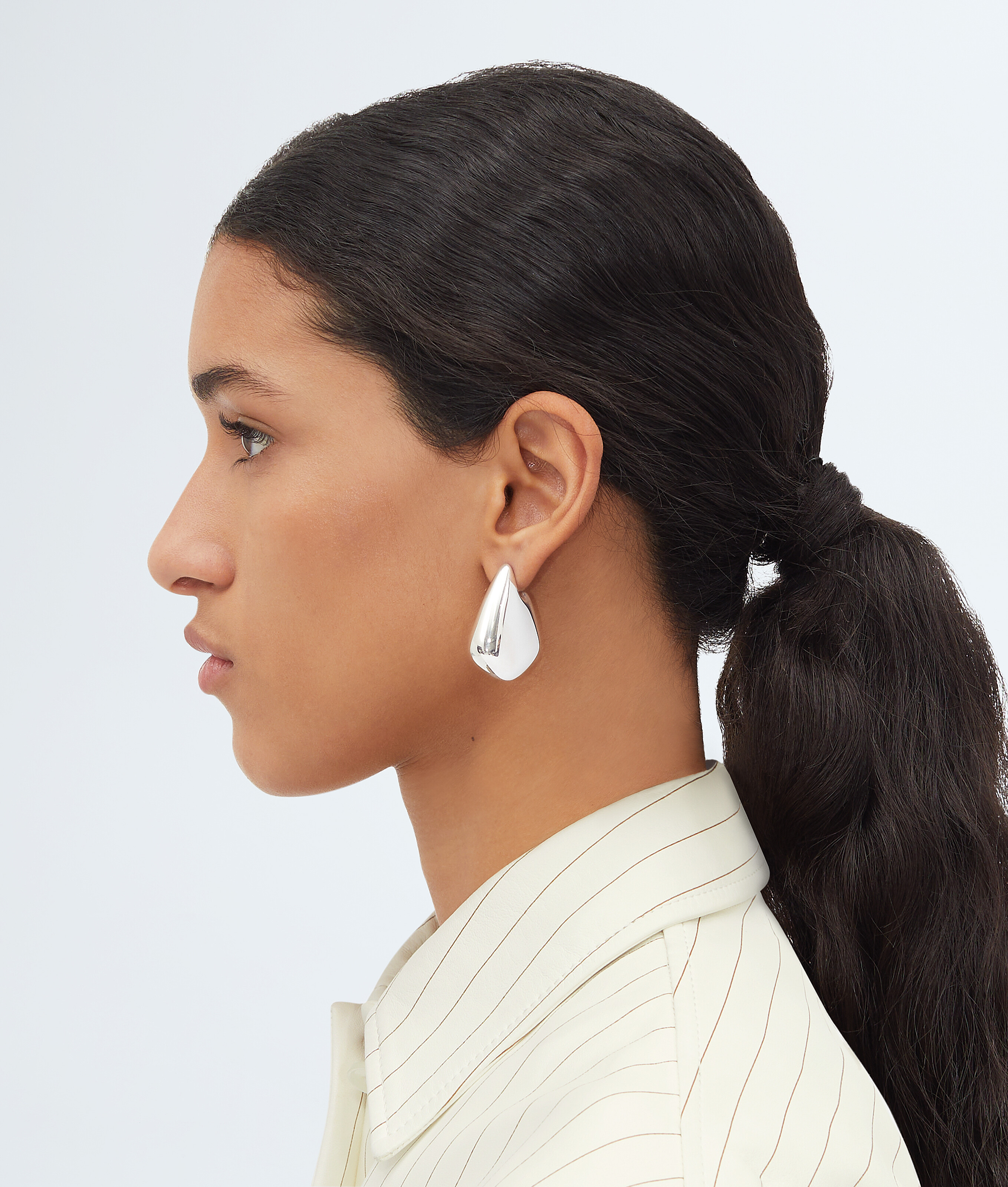 Women's Small Fin Earrings in Silver Bottega Veneta United States EN - Image 3