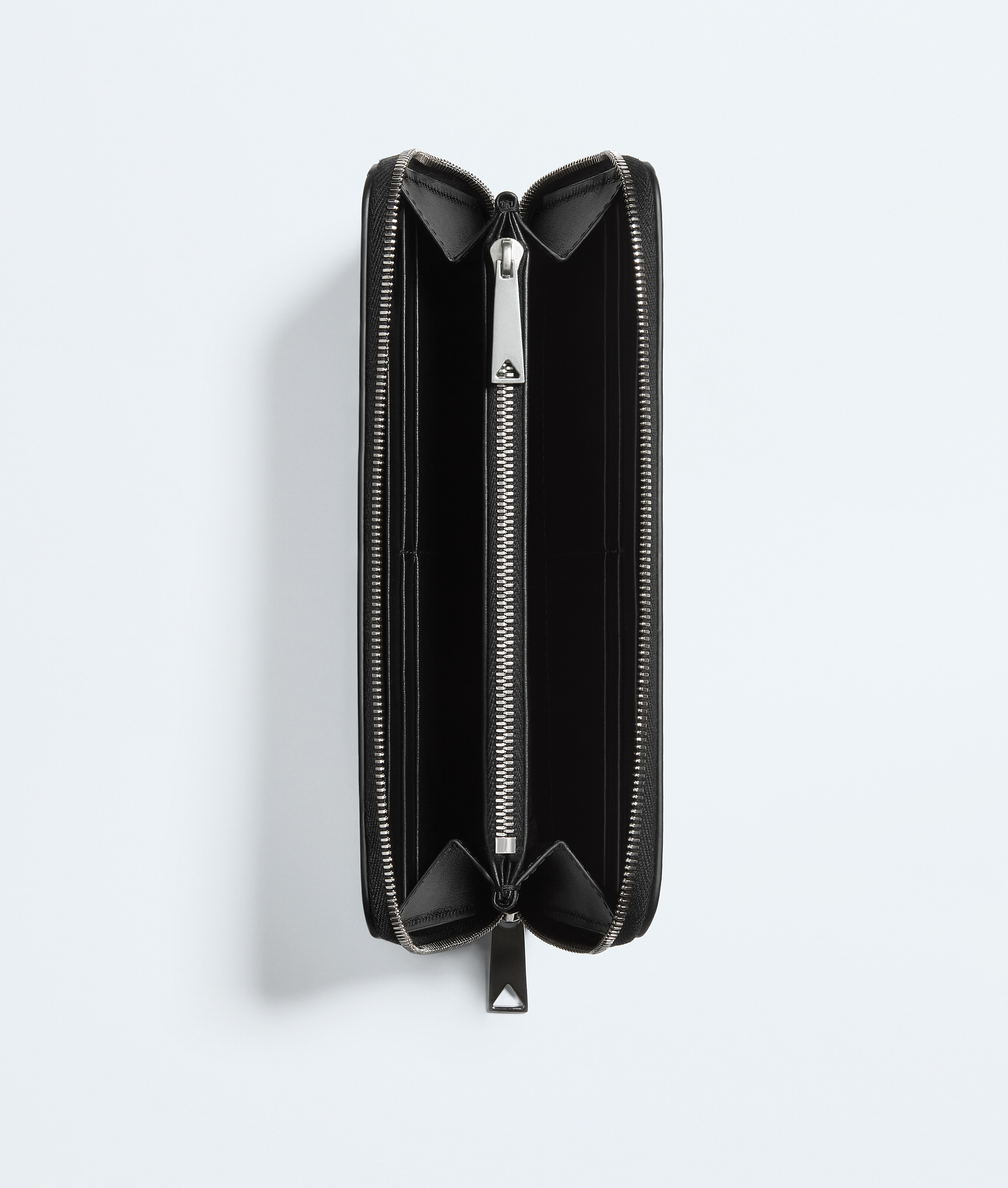Men's Intrecciato Zip-Around Wallet in Black/shamrock Bottega Veneta United Arab Emirates EN - Image 2