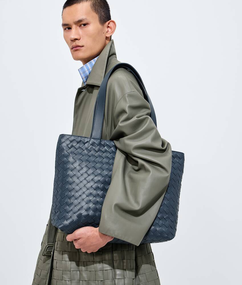 Men's Small Intrecciato Zipped Tote in Denim Bottega Veneta Hong Kong SAR China EN - Image 2