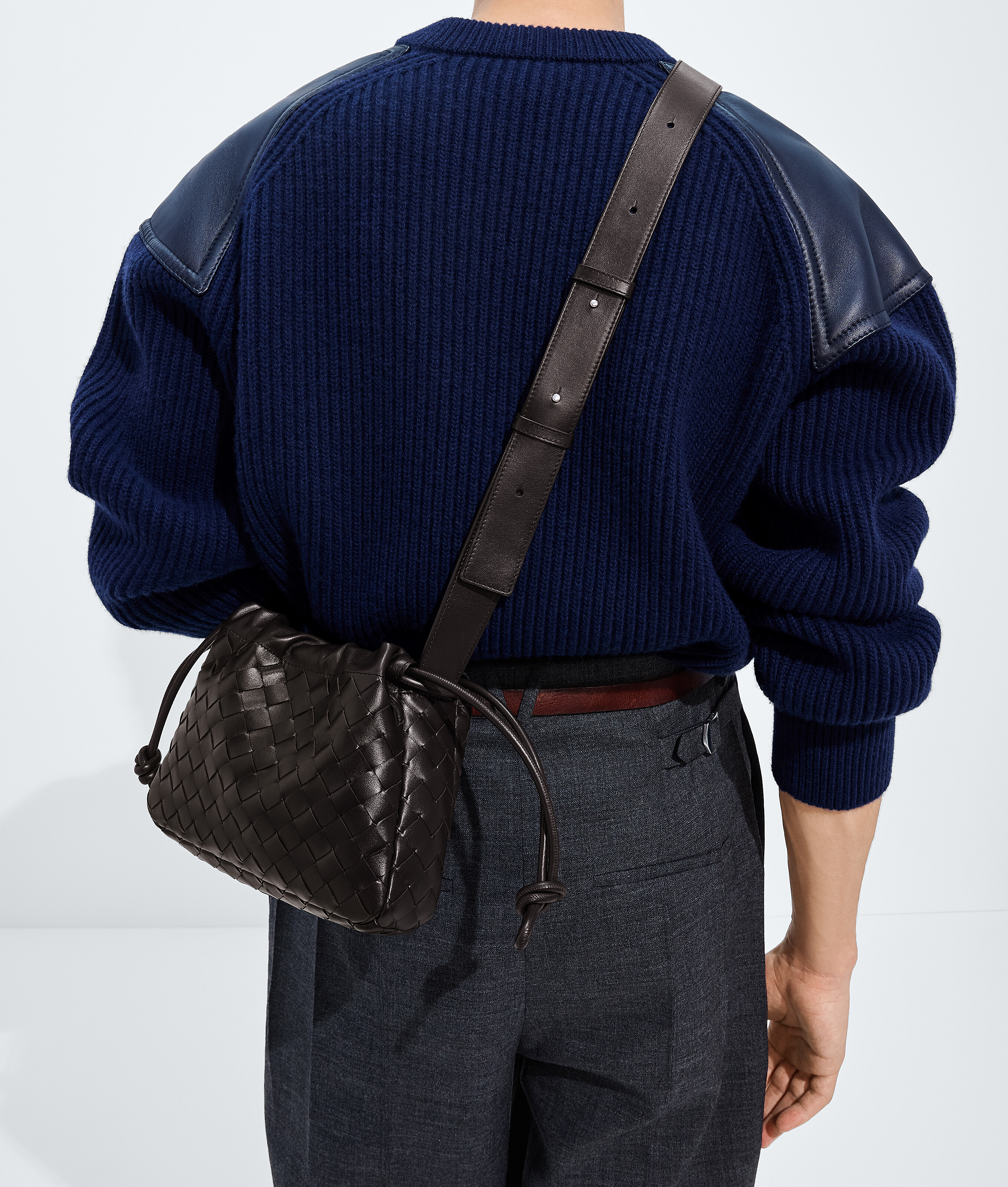 Men's Dustbag Bike in Espresso Bottega Veneta Luxembourg EN - Image 2