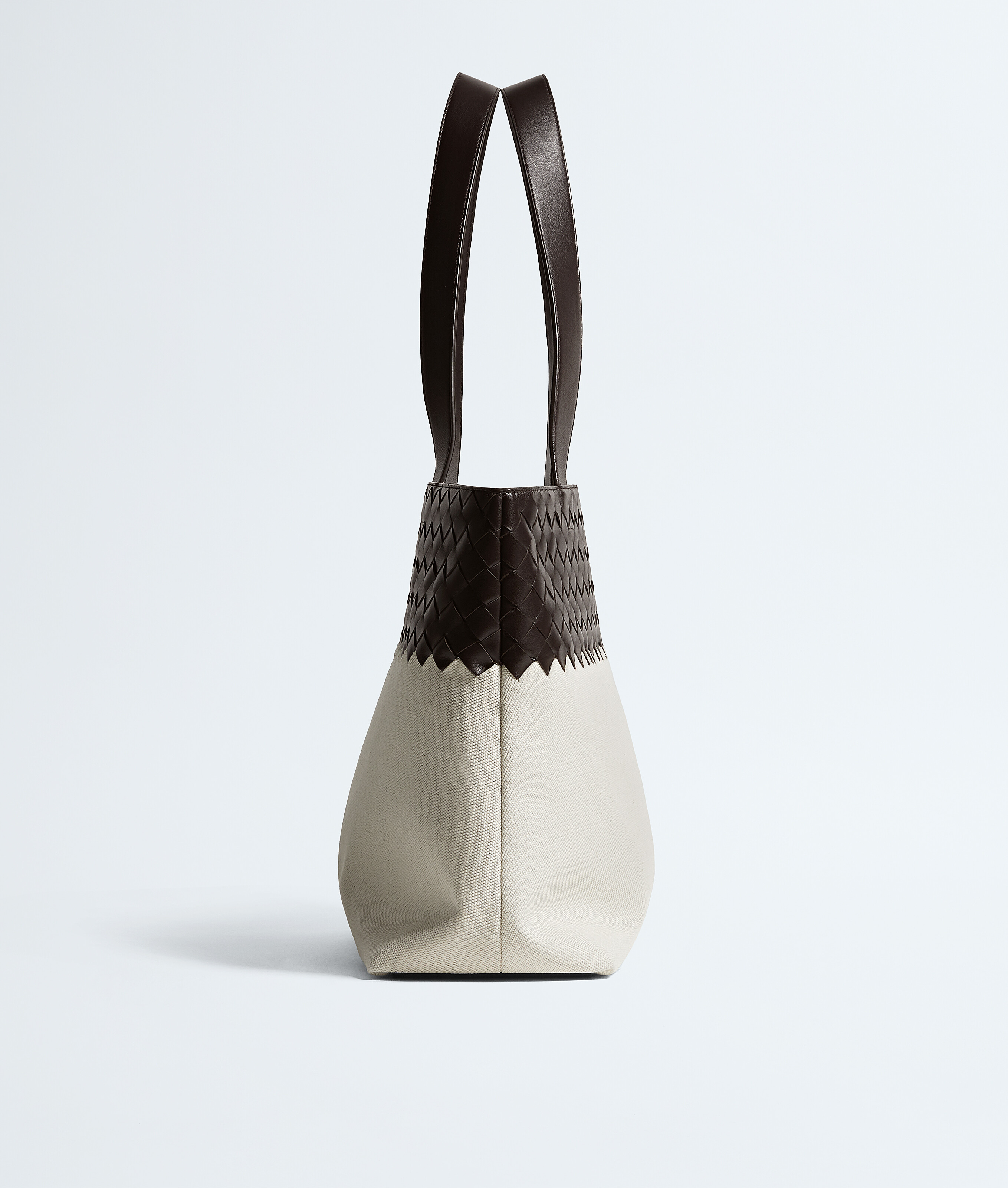 Men's Small Intrecciato Zipped Tote in Natural/fondant Bottega Veneta Slovakia EN - Image 4