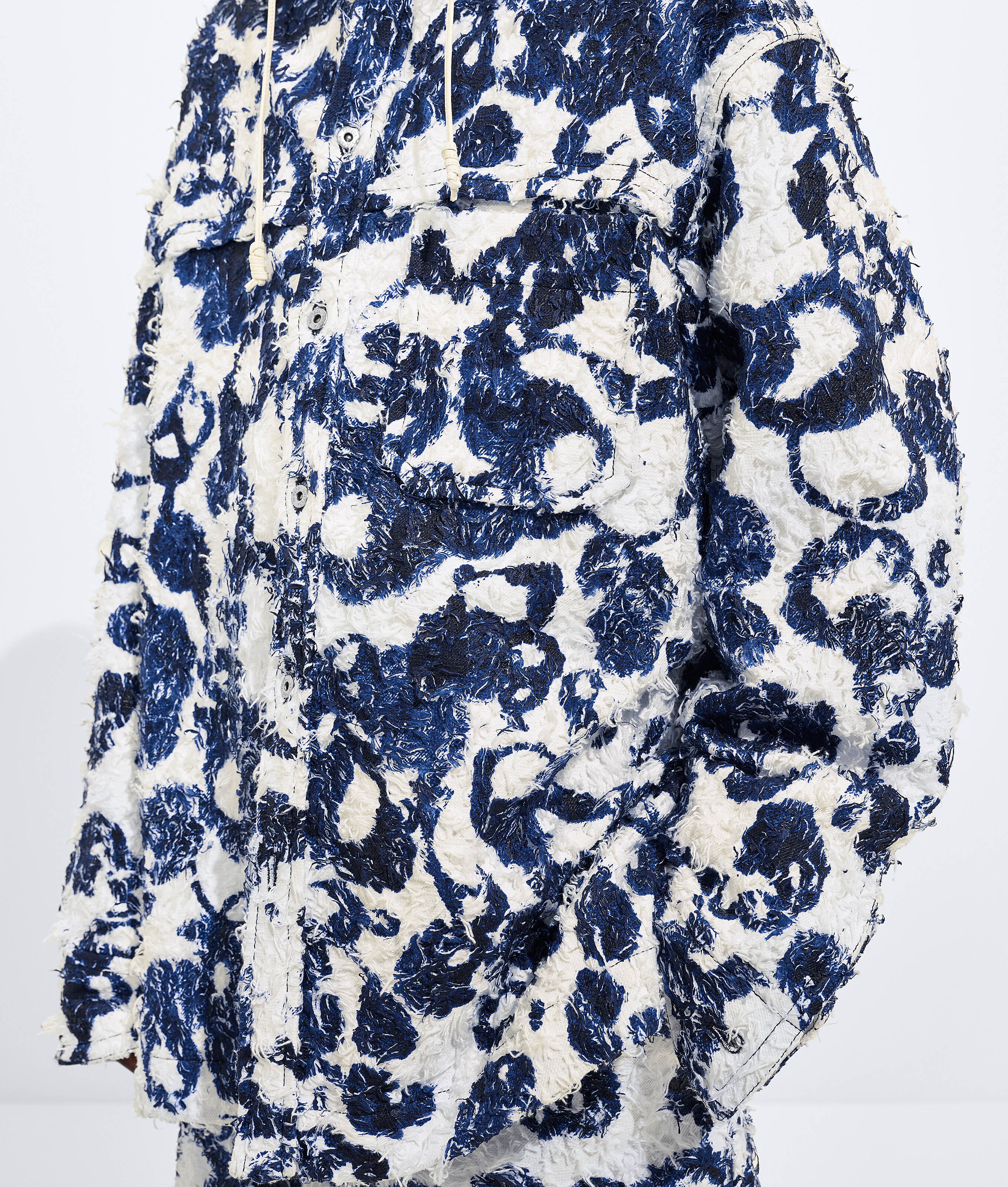 Men's Cotton Fil Coupé Printed Overshirt in Blue ink/white Bottega Veneta Luxembourg EN - Image 5