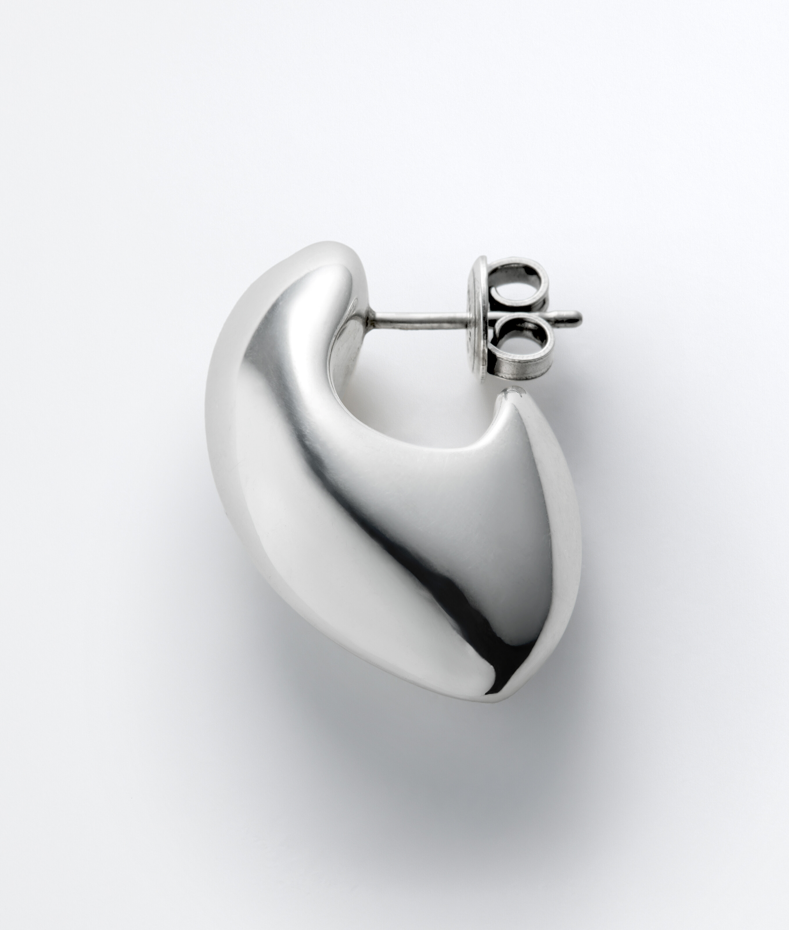 Women's Small Claw Earrings in Silver Bottega Veneta Luxembourg EN - Image 4