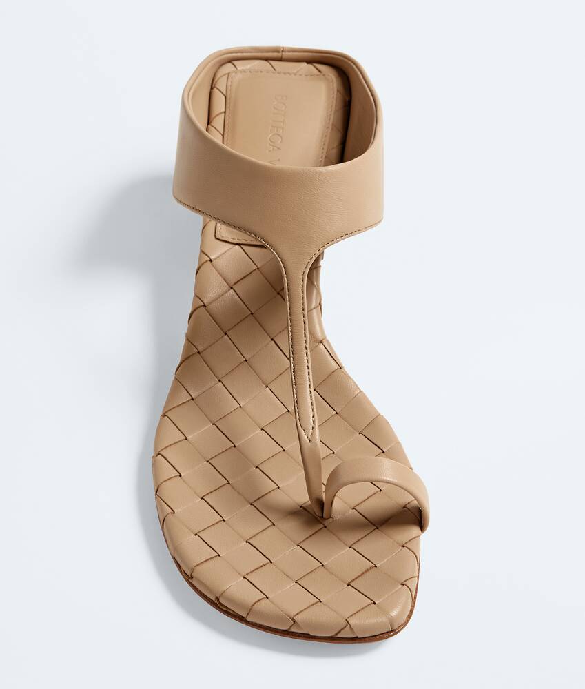 Women's Livia Thong in Shore Bottega Veneta United States EN - Image 4