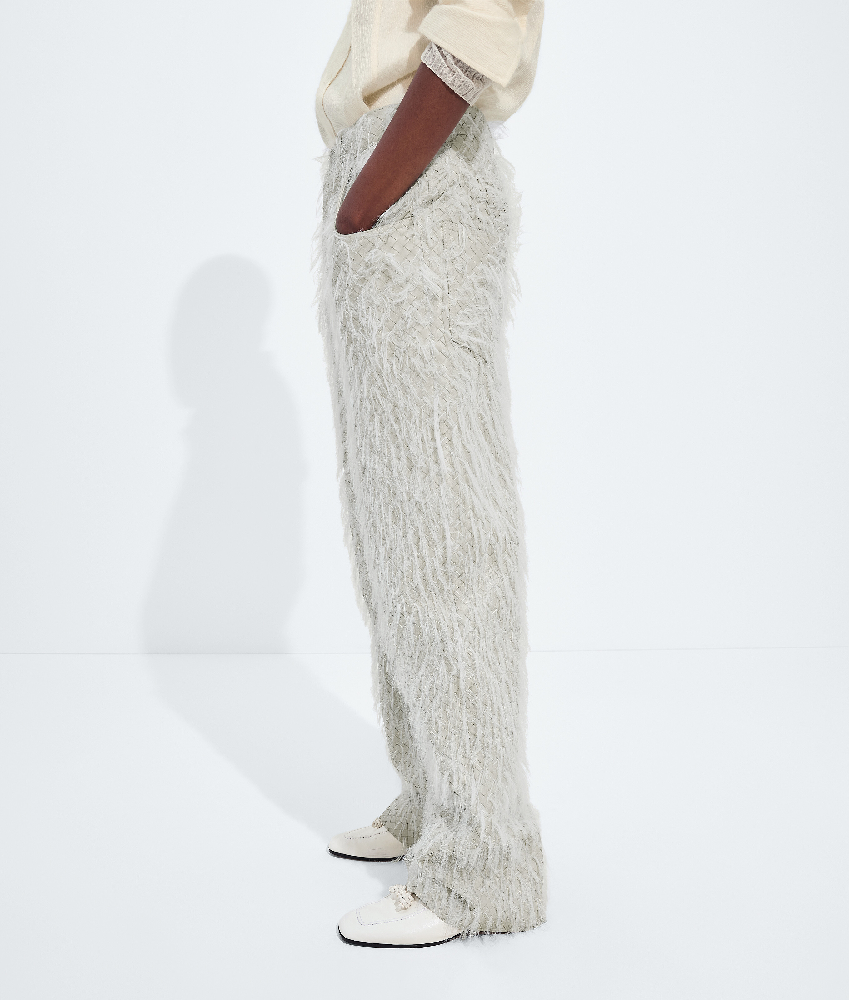 Women's Fluffy Intrecciato Leather Pants in Pumice Bottega Veneta Luxembourg EN - Image 2
