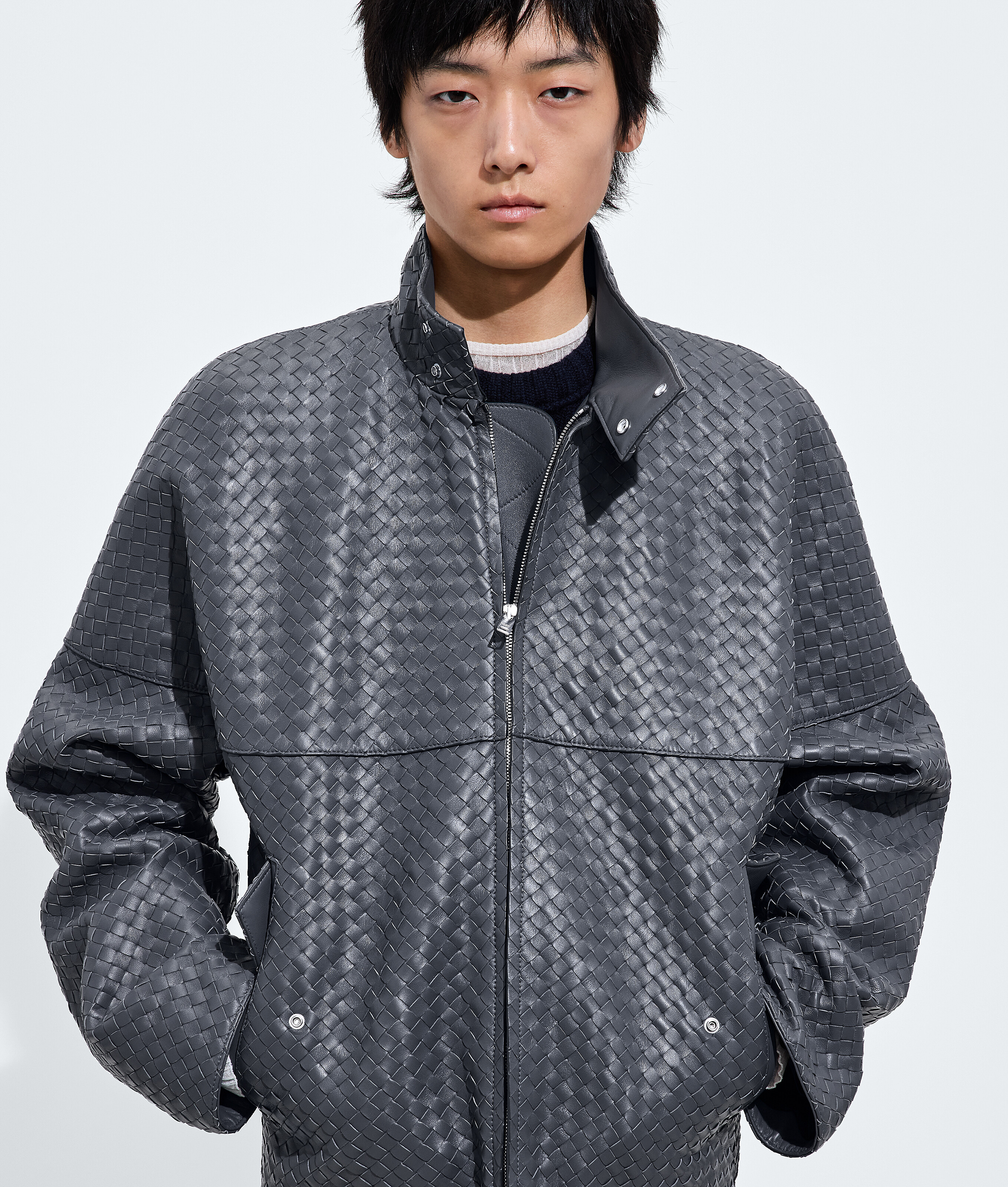 Men's Intrecciato Leather Jacket in Harbor gray Bottega Veneta Luxembourg EN - Image 5