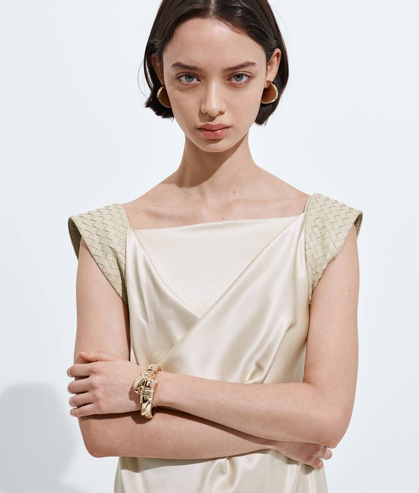 Women's Large Knot Cuff Bracelet in Yellow gold Bottega Veneta Croatia EN - Image 2