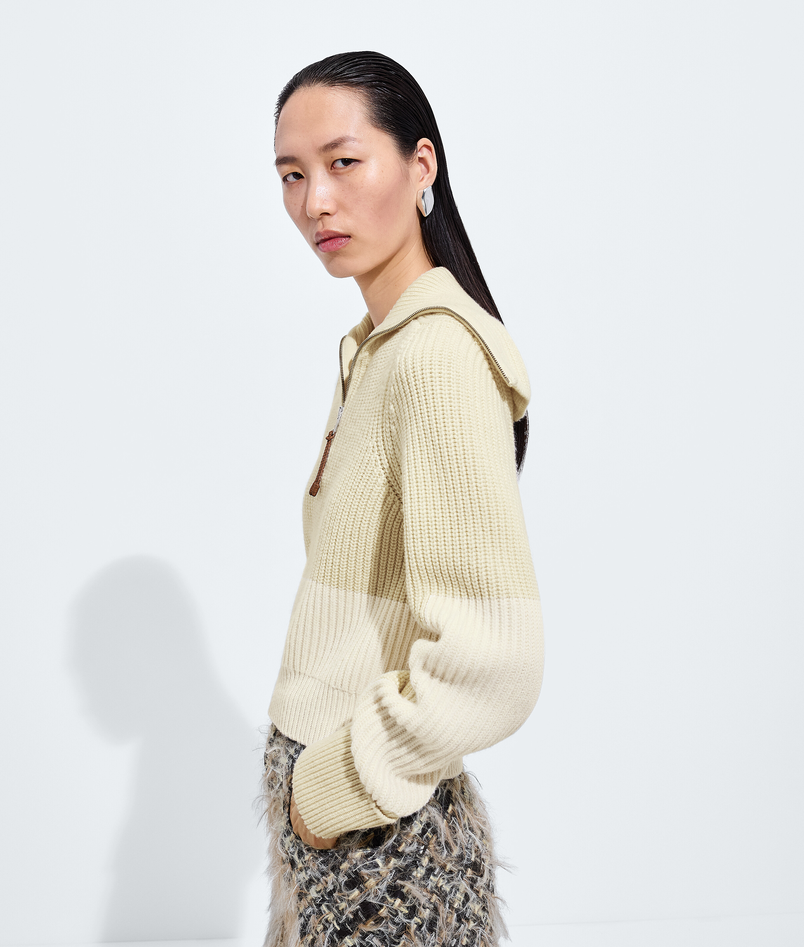 Women's Wool and Cashmere Sweater in Dove Bottega Veneta Luxembourg EN - Image 2