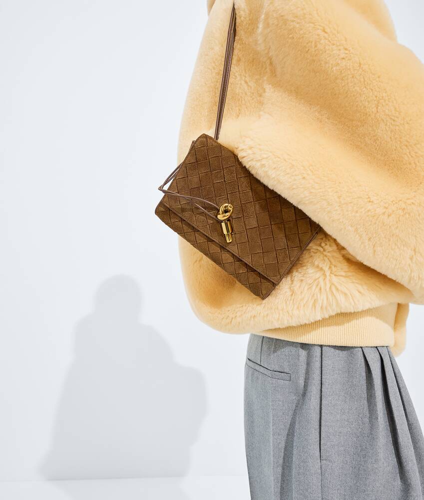 Andiamo Pouch mit Riemen f&uuml;r Damen in Dark caramel Bottega Veneta Schweiz DE - Image 2
