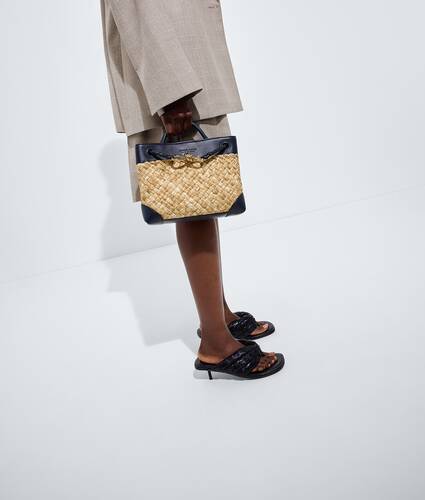 Women's Small Andiamo in Natural/midnight Bottega Veneta Bulgaria EN - Image 7