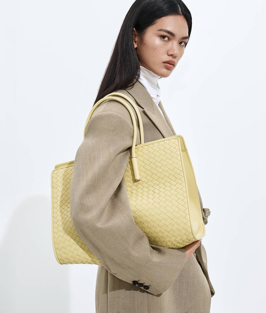 Display a large version of the product image 2 - Barbara Tote