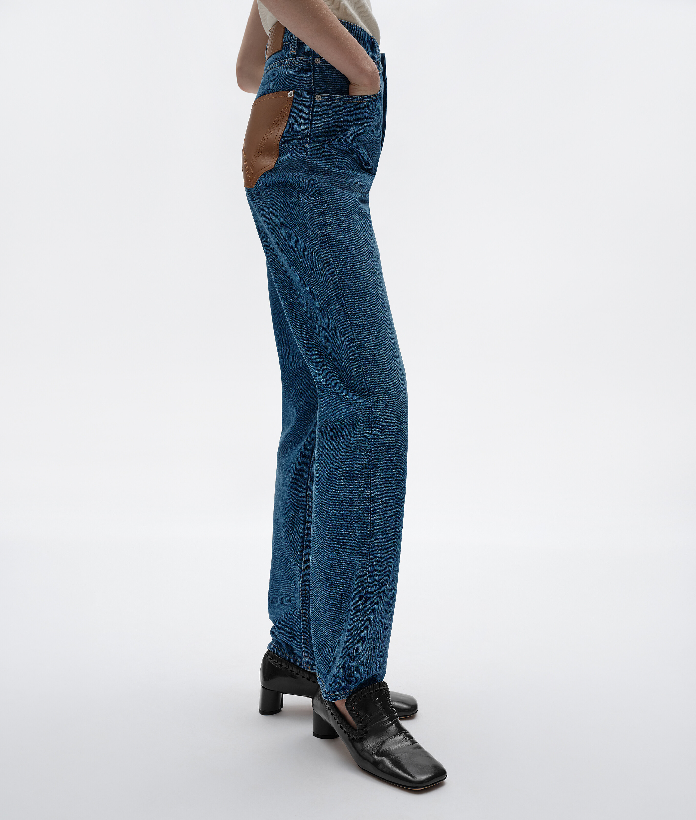 Women's Medium Indigo Straight Leg Jeans in Mid blue Bottega Veneta Luxembourg EN - Image 2