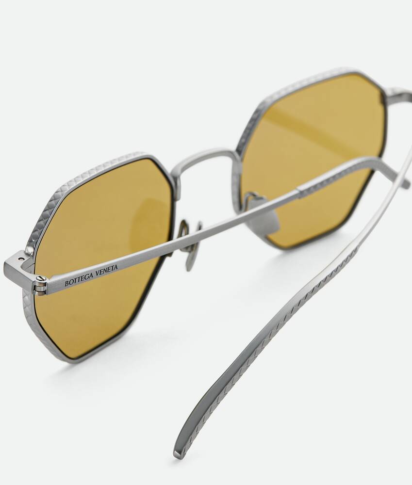 Display a large version of the product image 4 - Intrecciato Geometrical Sunglasses