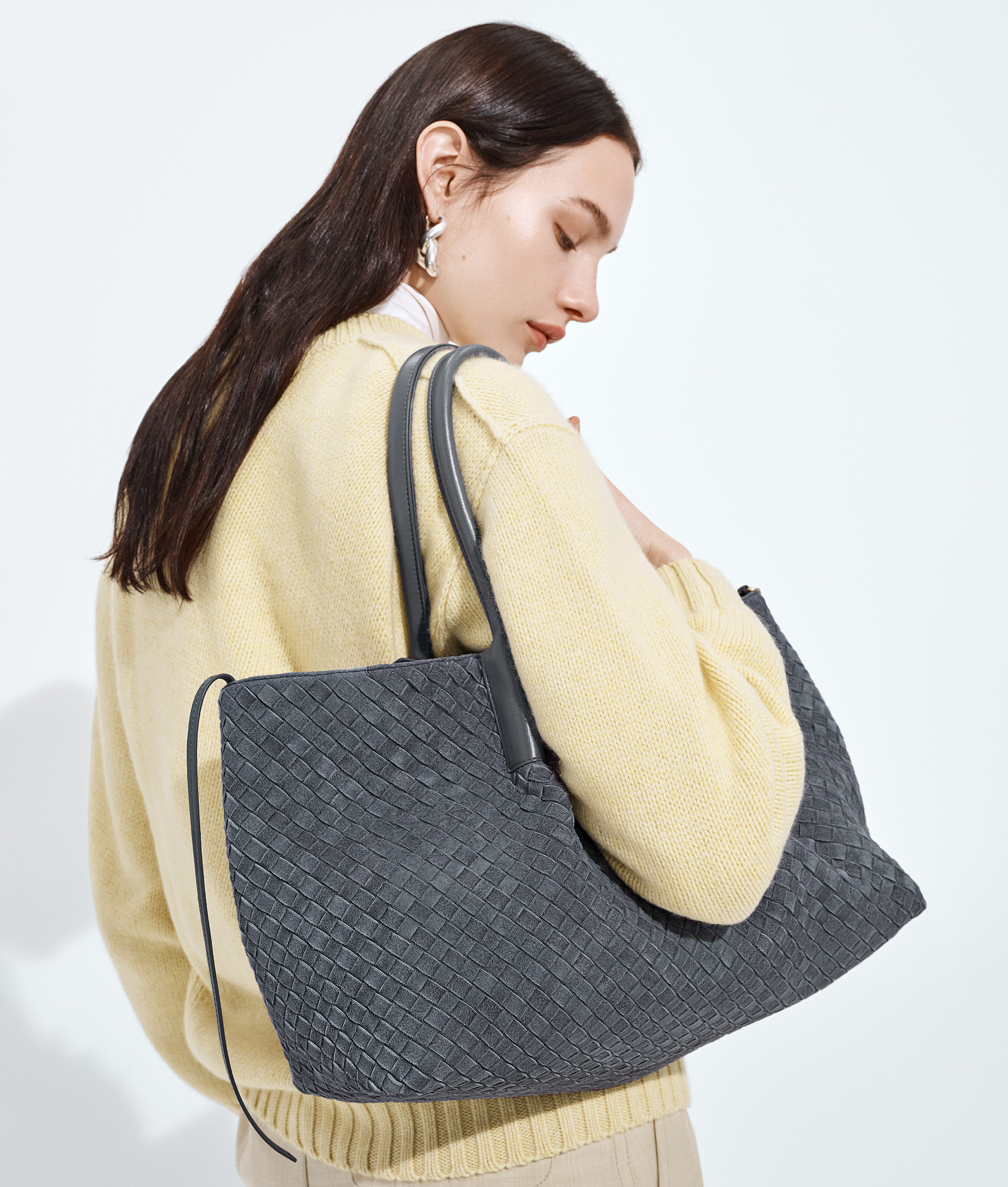 Women's Large Pinacoteca in Cloudy indigo/gravel Bottega Veneta Taiwan EN - Image 6