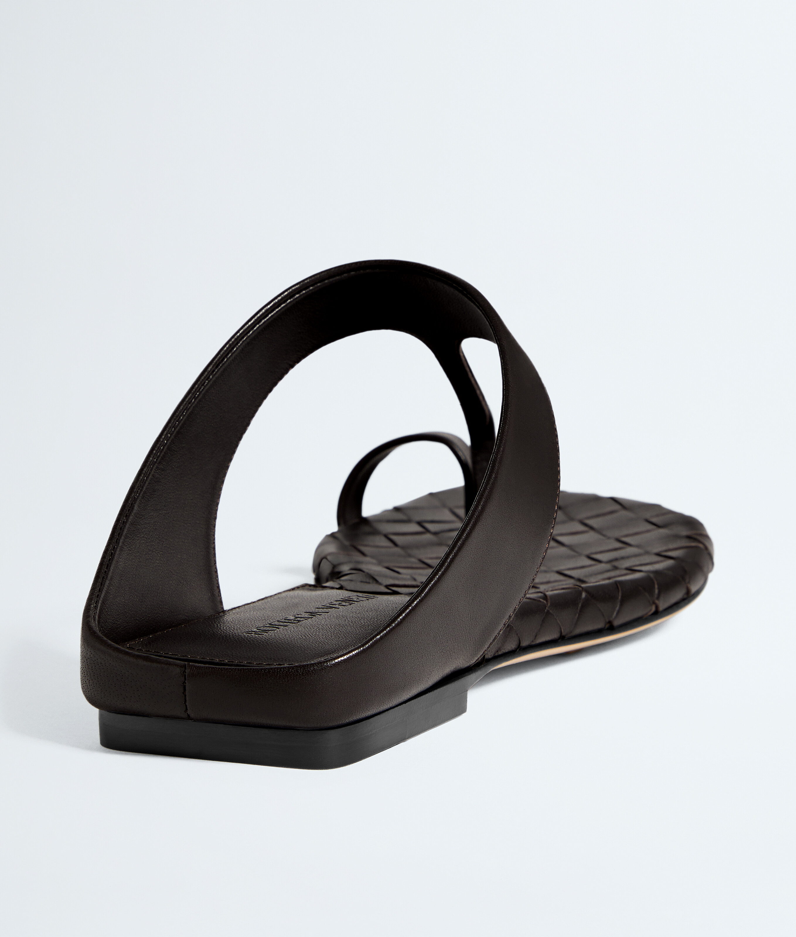 Women's Livia Flat Thong in Espresso Bottega Veneta Luxembourg EN - Image 5