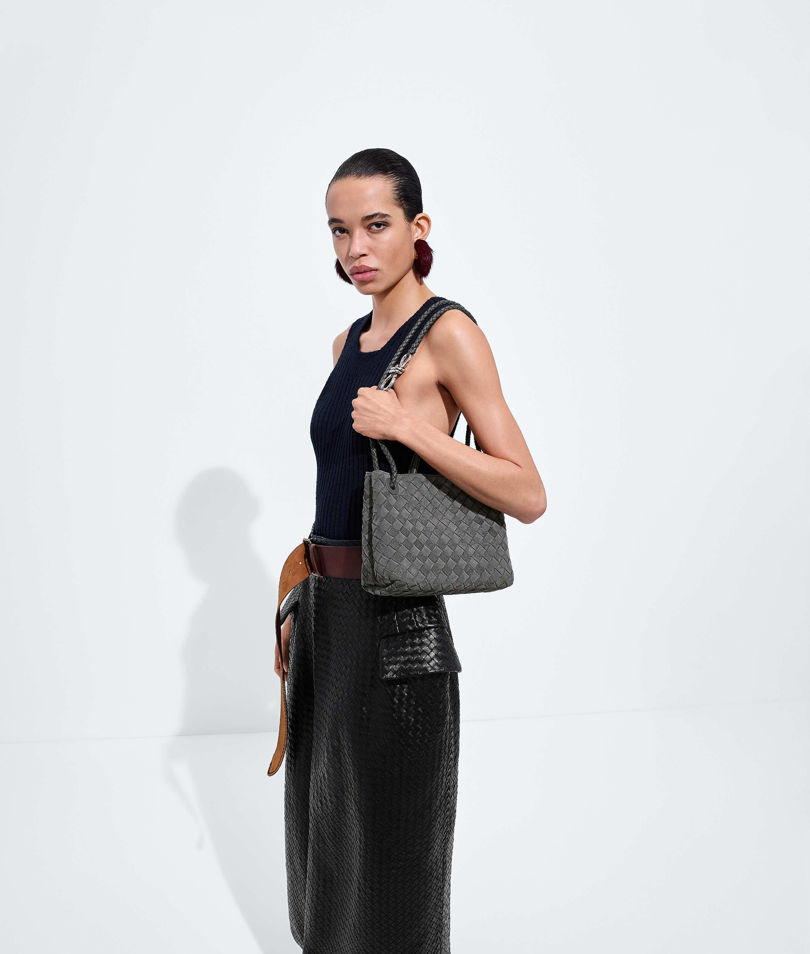 Women's Small Andiamo in Obsidian gray Bottega Veneta United States EN - Image 6