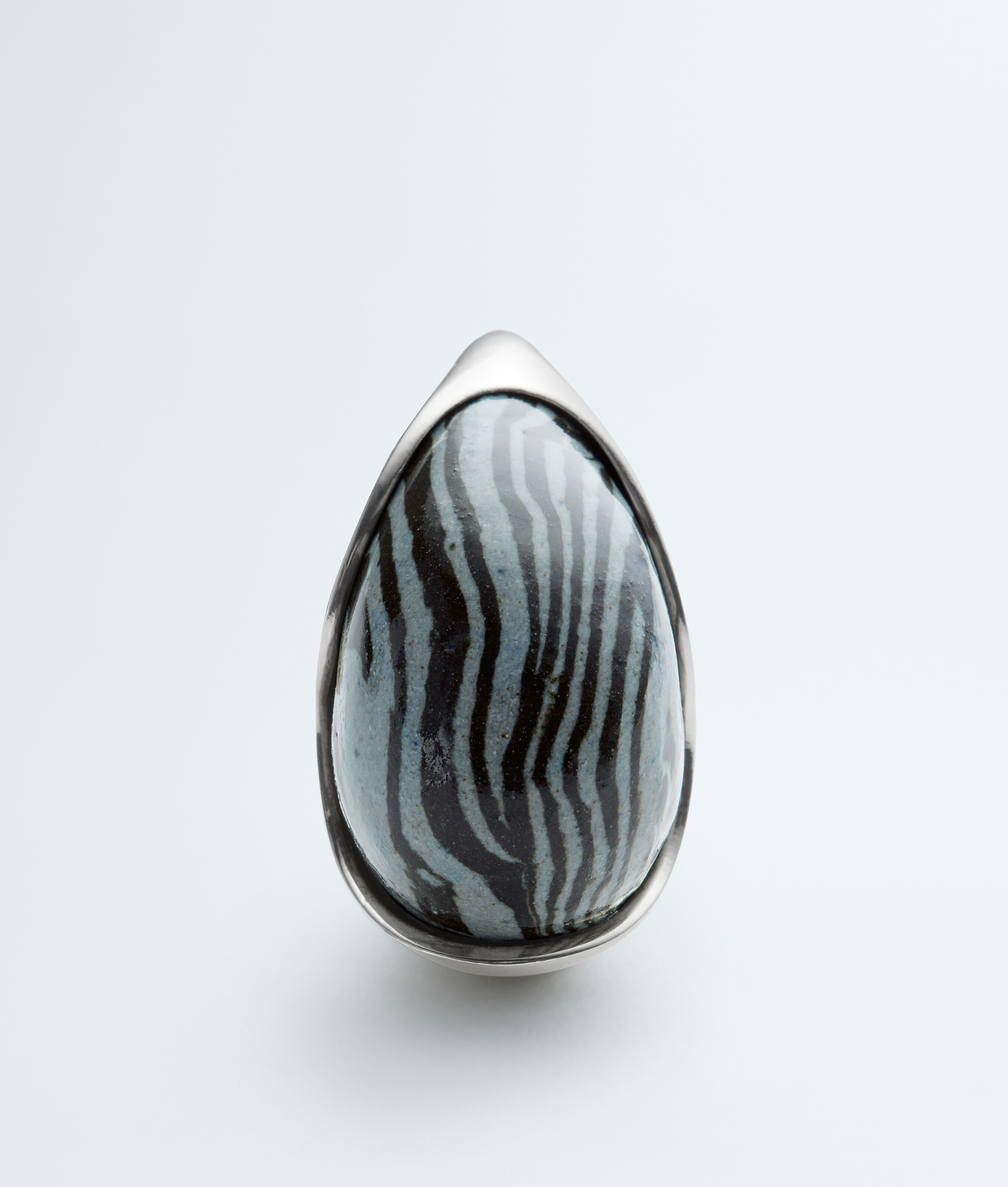 Women's Drop Ring in Glacial/black Bottega Veneta Luxembourg EN - Image 3