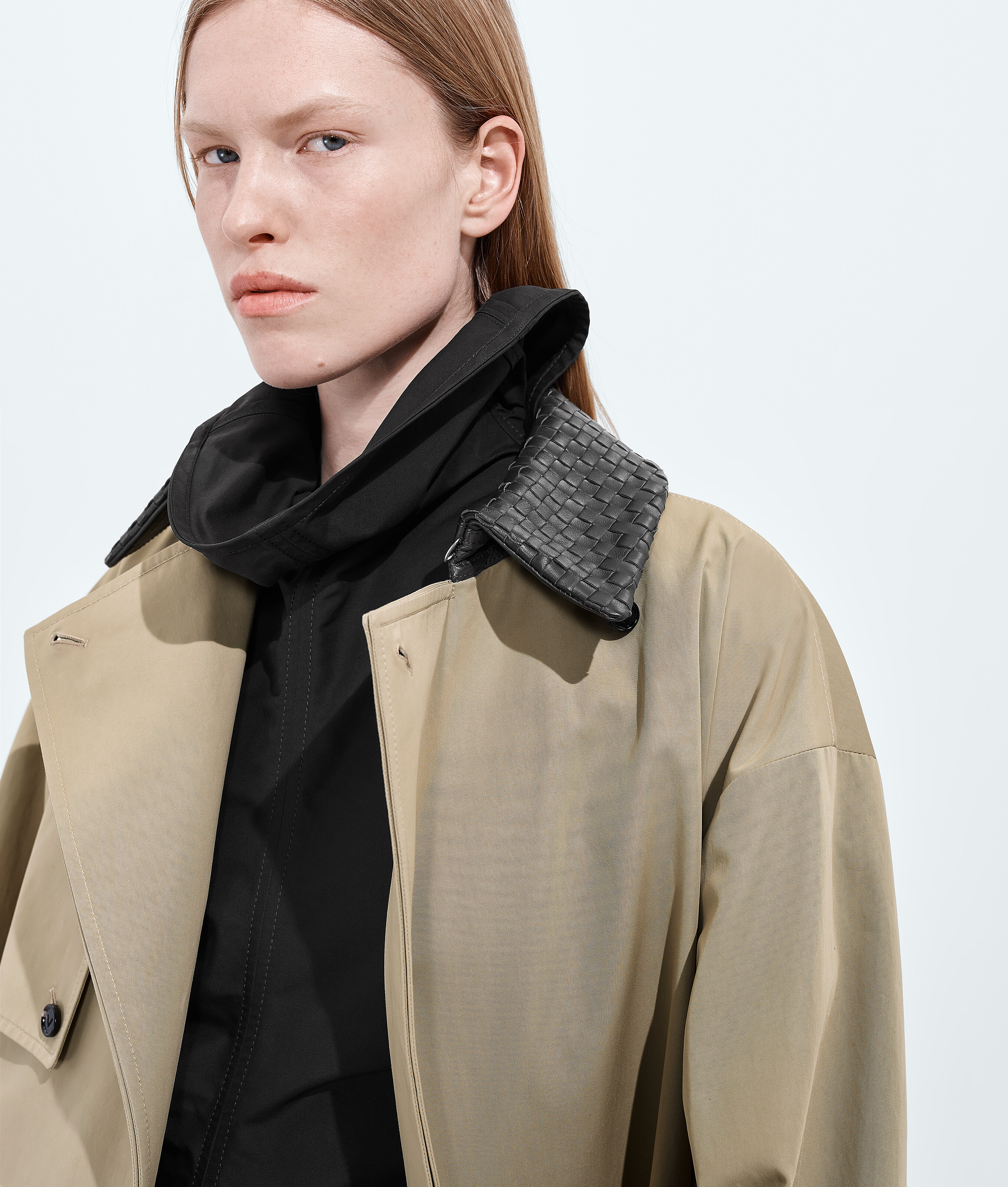 Women's Cotton Trench Coat in Sahara Bottega Veneta Luxembourg EN - Image 4