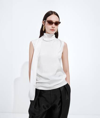 Top em cetim de seda stretch